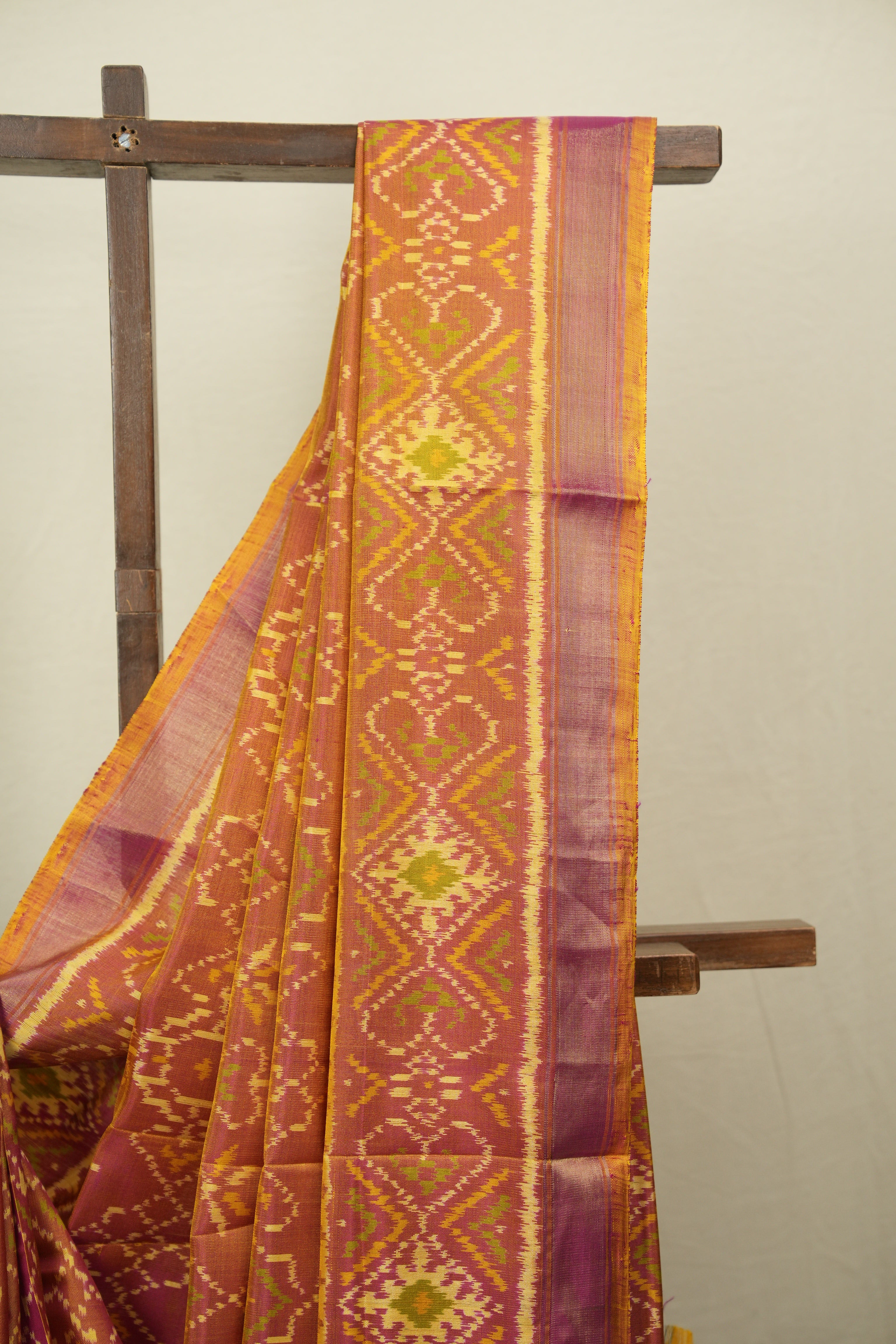 Two Tone Yellow Rajkot Patola Silk Saree - SRTTYRPSS637