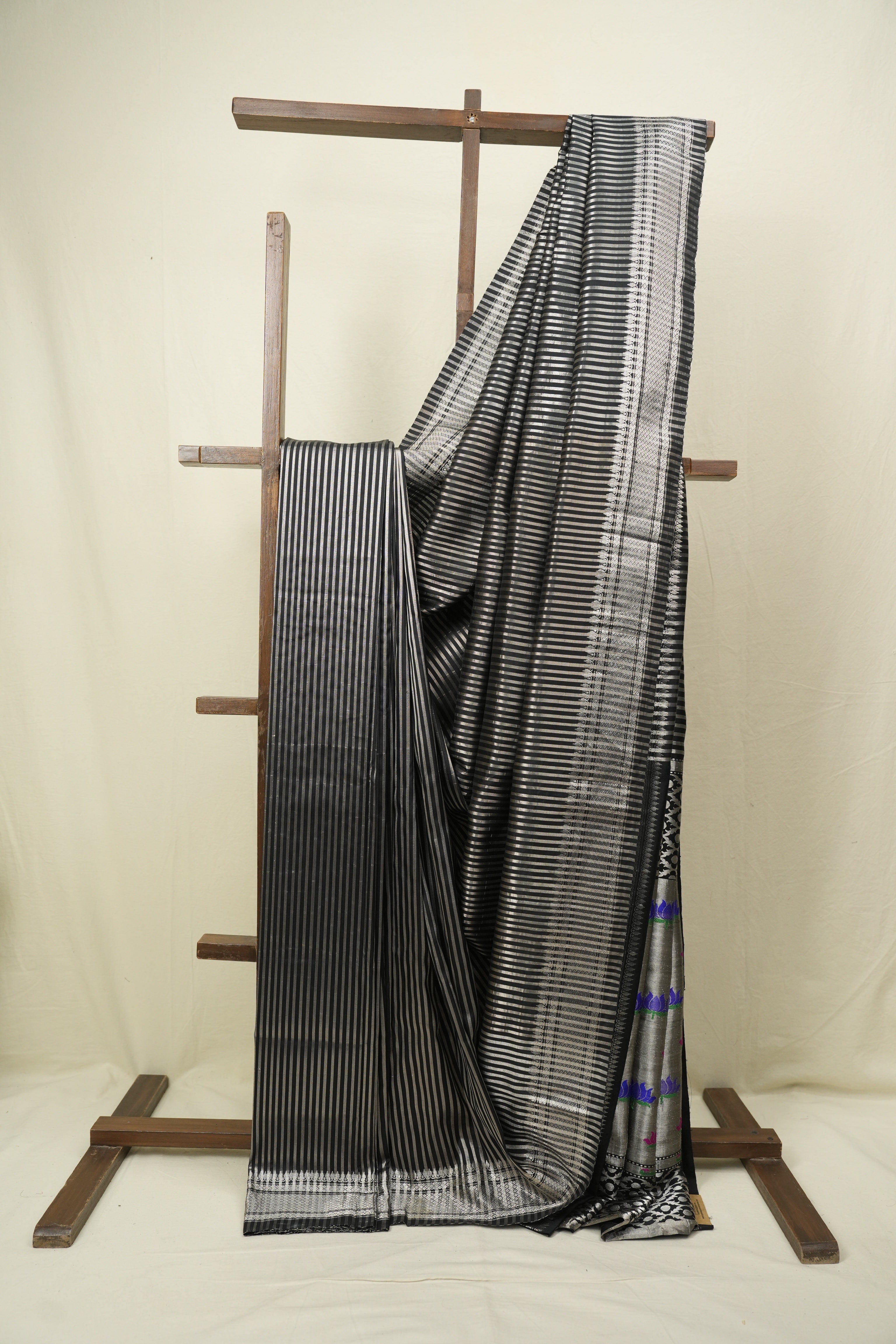Black Cotton Silk Paithani Saree - SRBCSPS05