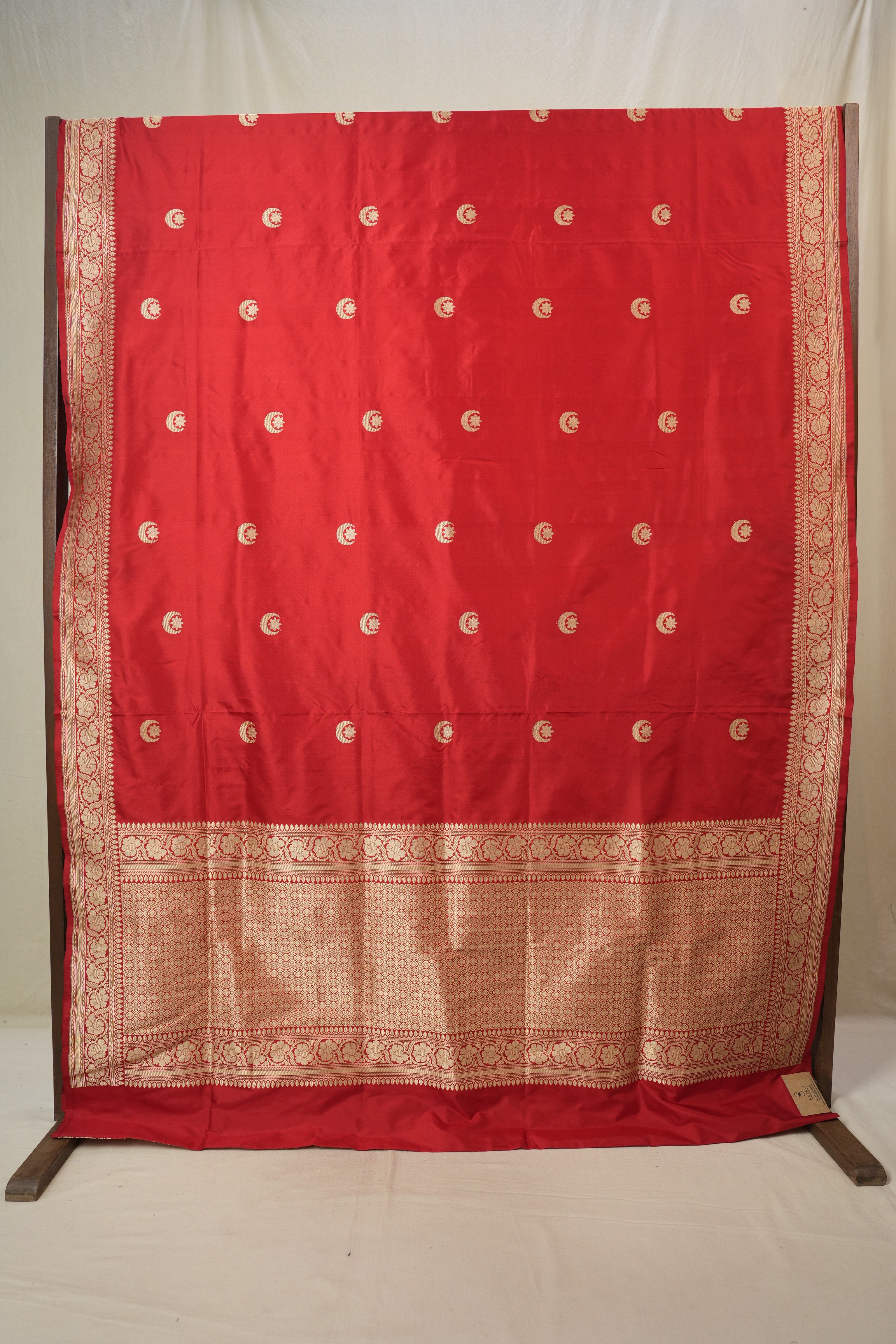 Red Banarasi Silk Saree - SRRBSS922