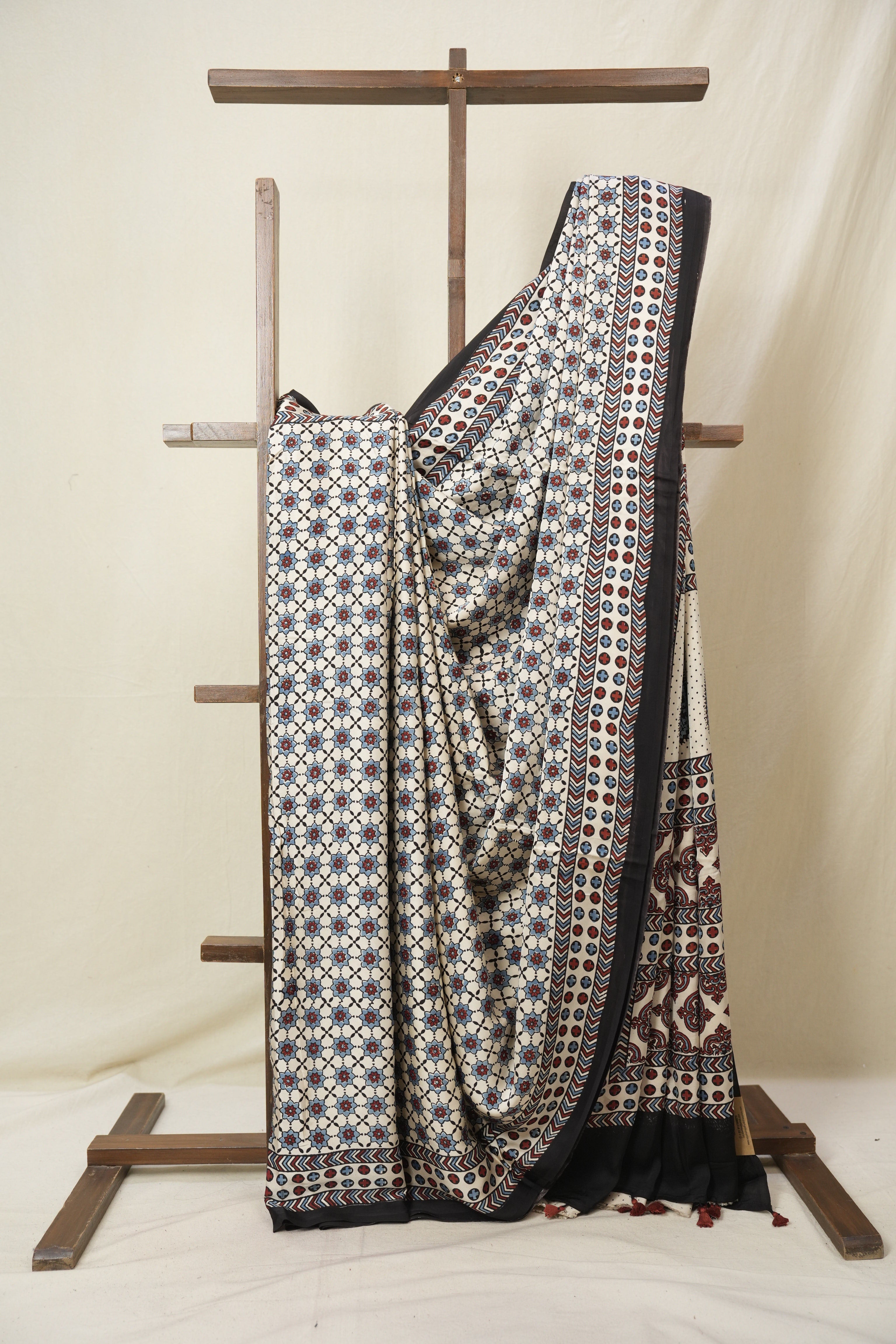 Cream Modal Silk Saree - SRCMSS637