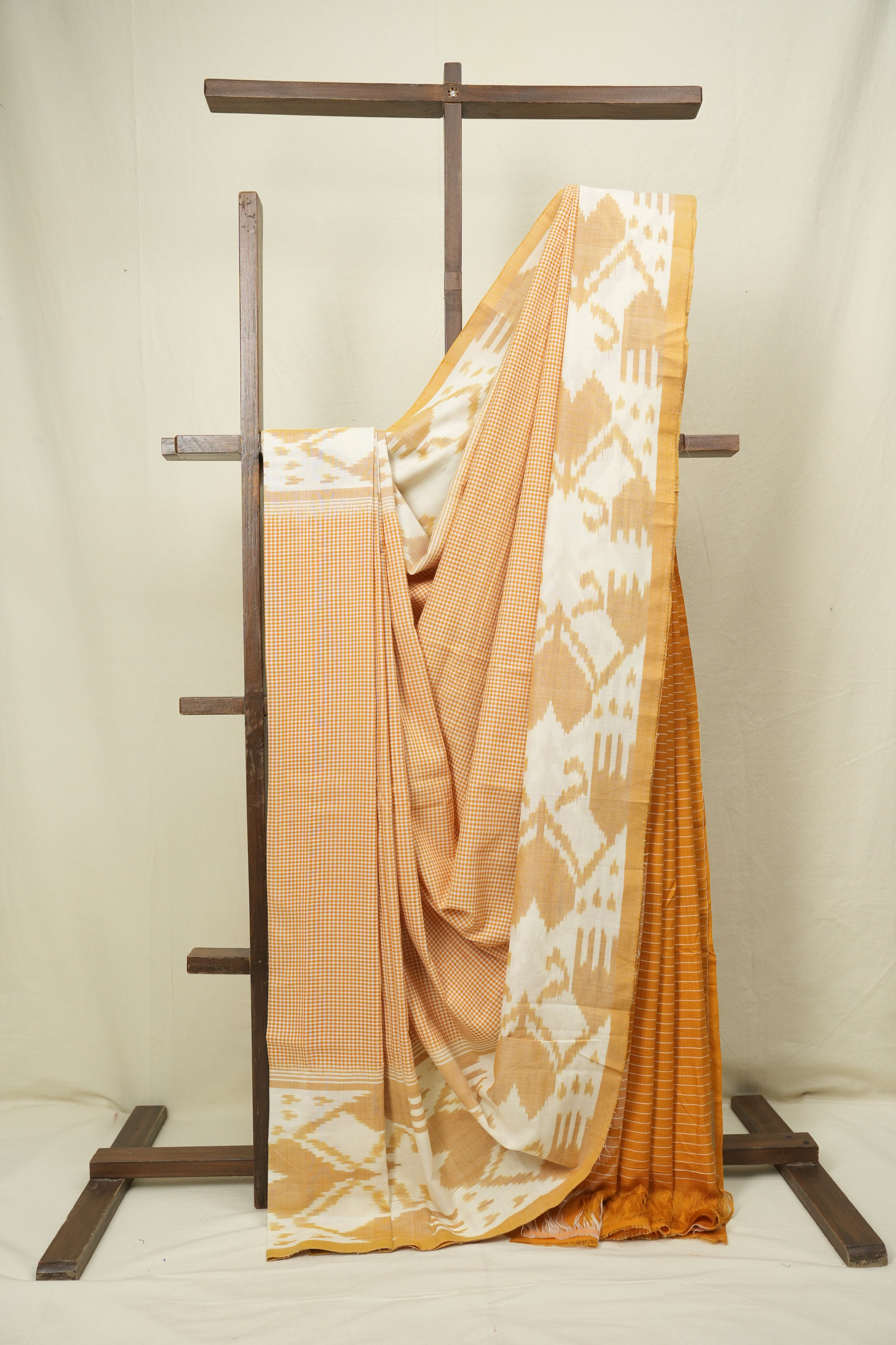 Orange Pochampalli Cotton Ikat Saree - SROPCIS749