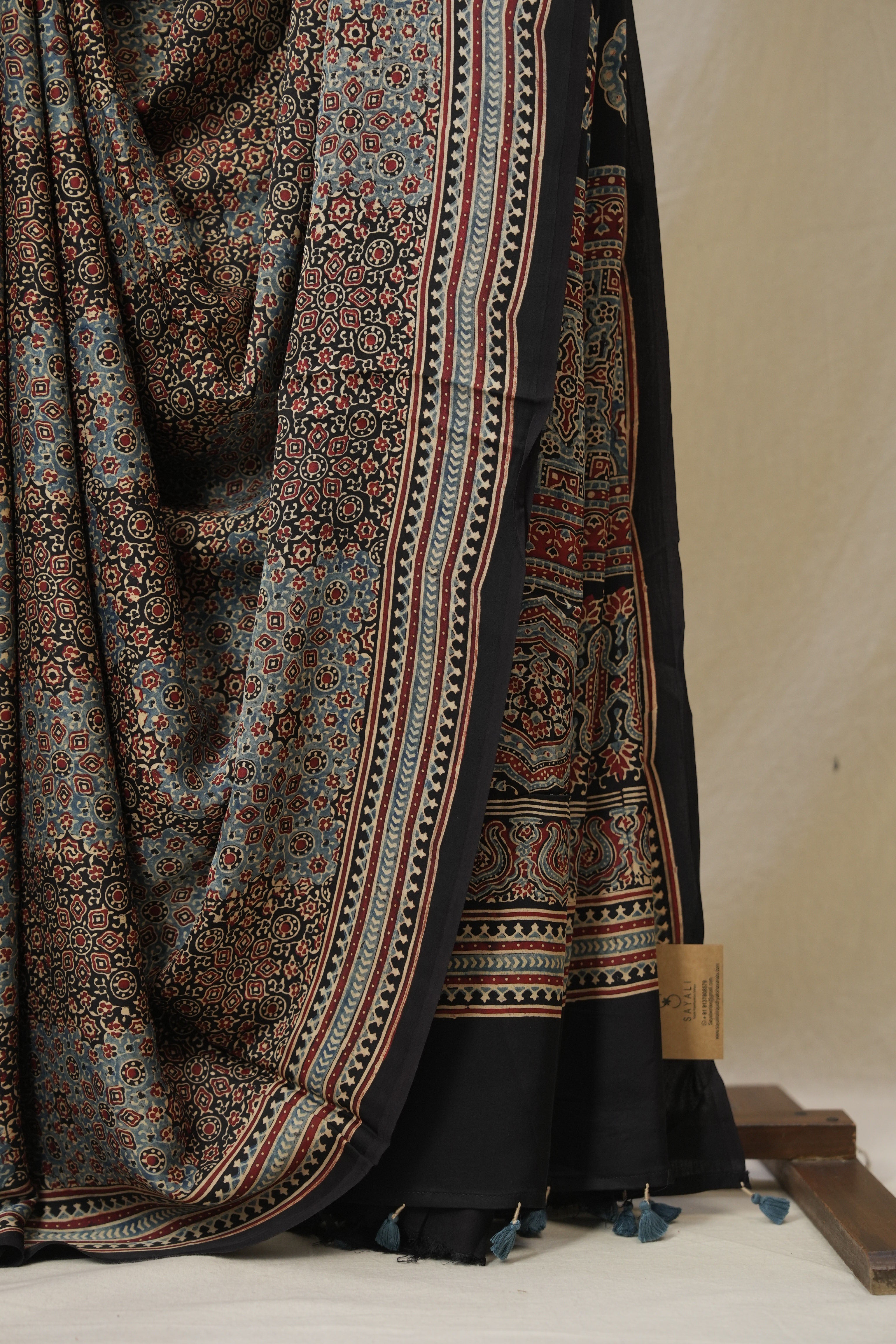 Black HBP Modal Silk Saree - SRBMSS599