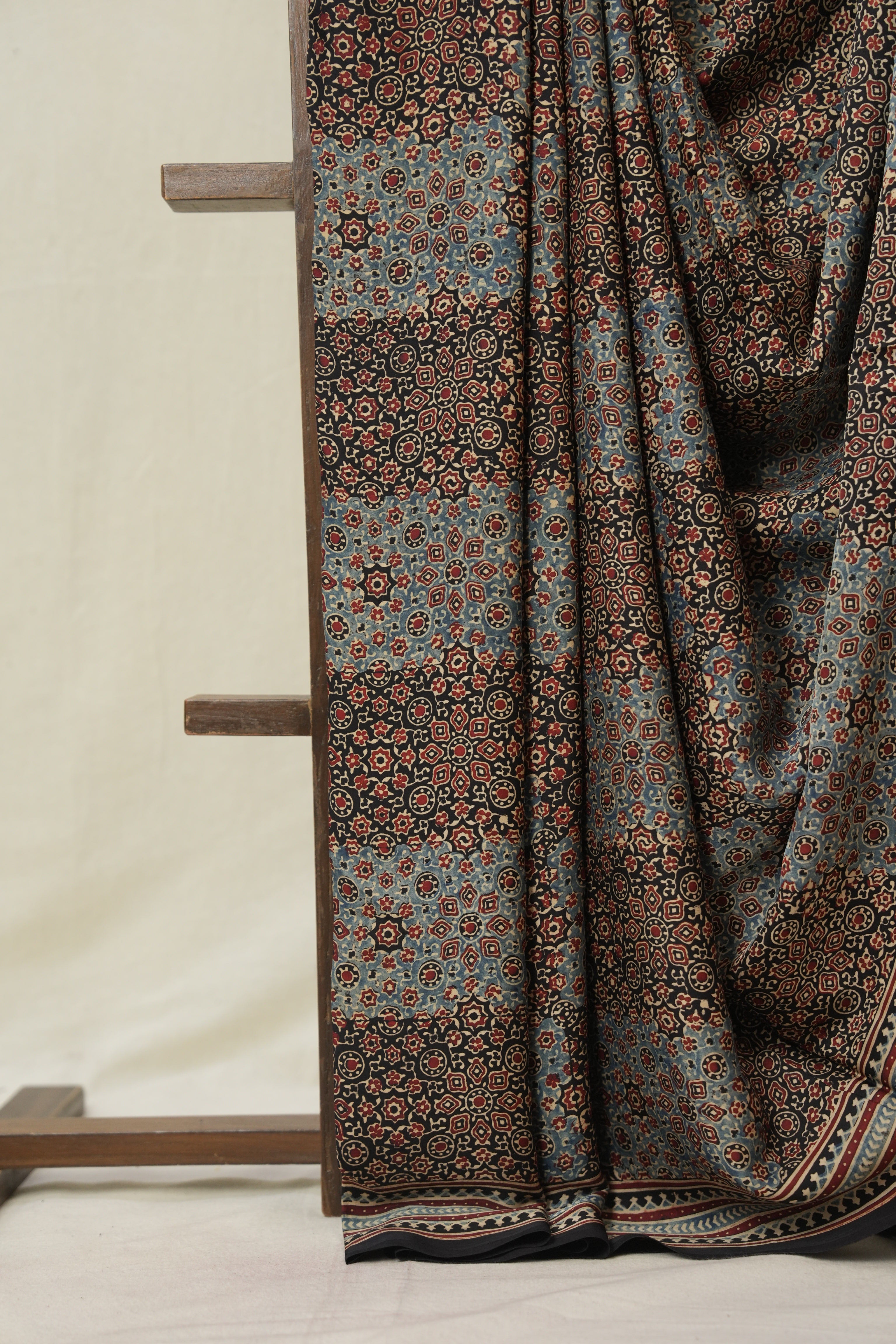 Black HBP Modal Silk Saree - SRBMSS599