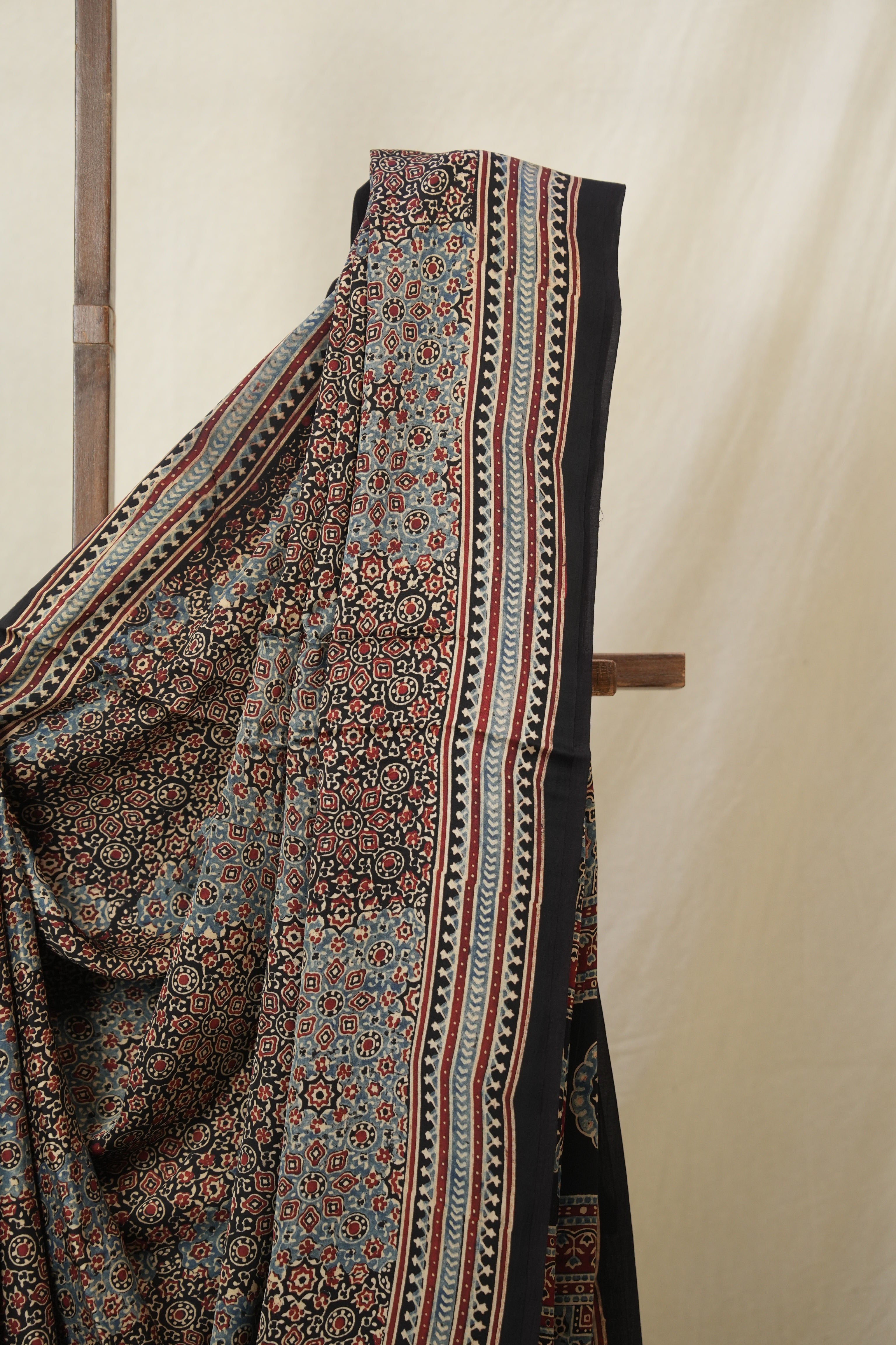 Black HBP Modal Silk Saree - SRBMSS599