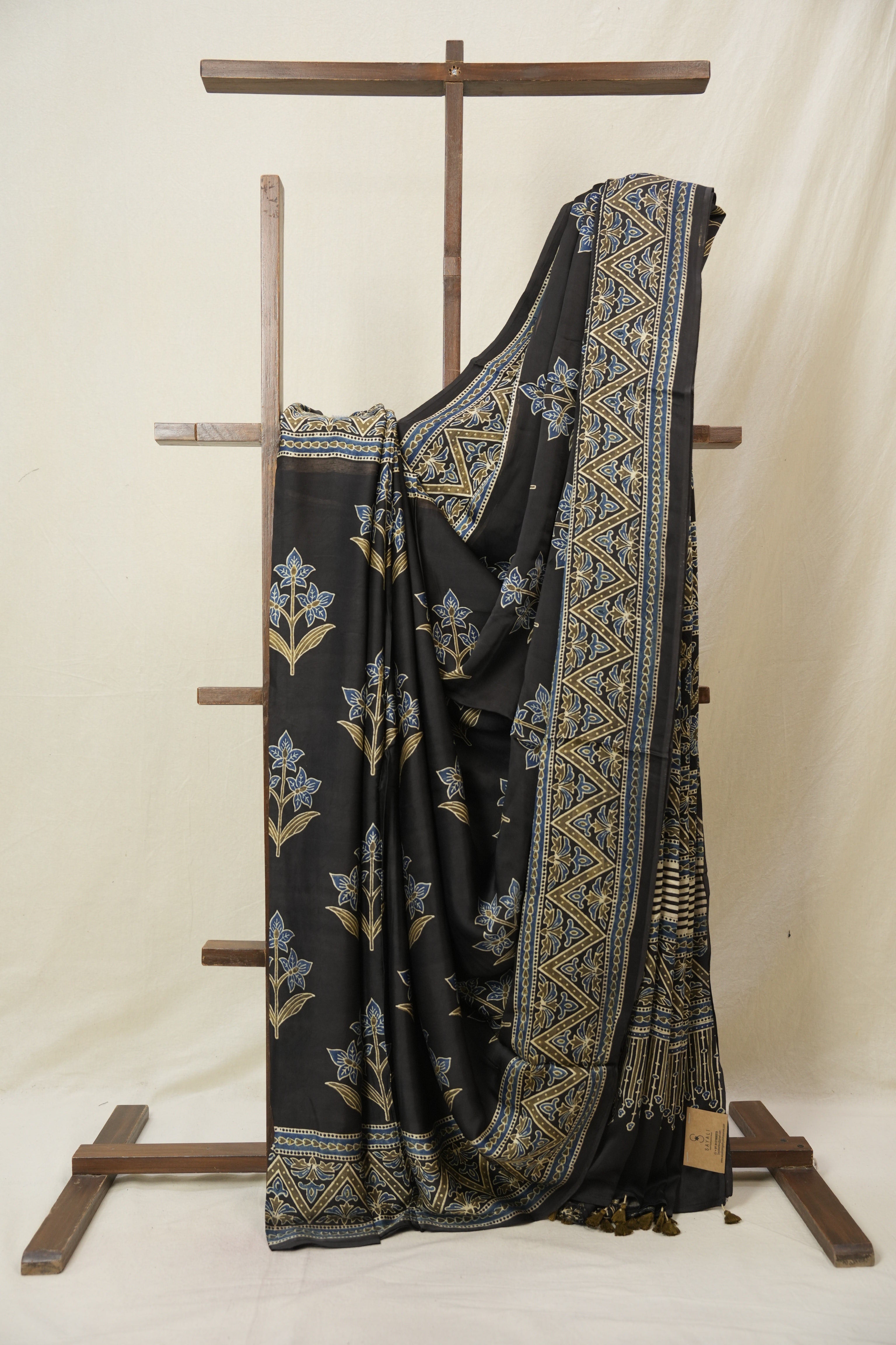 Black HBP Modal Silk Saree - SRBMSS600