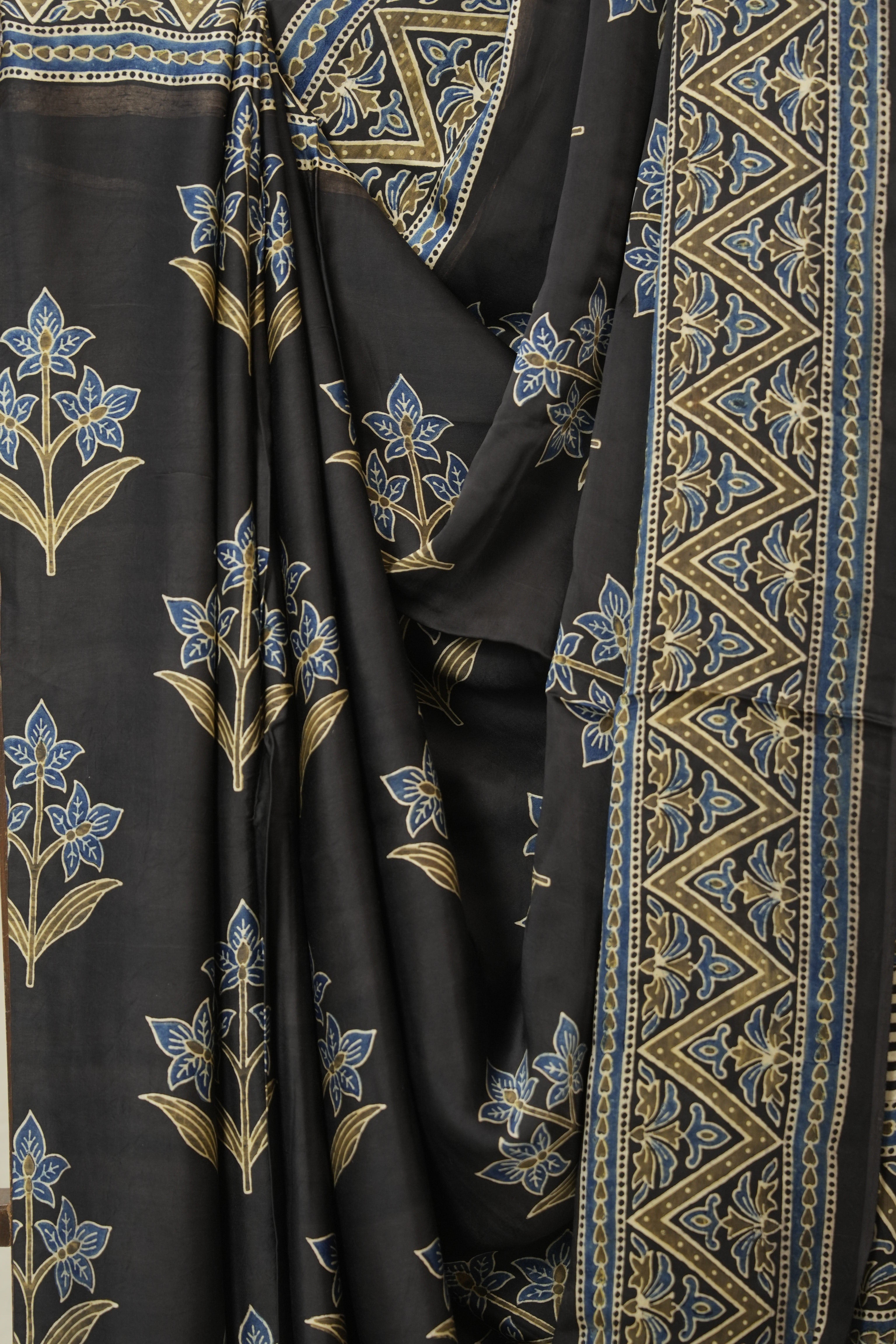 Black HBP Modal Silk Saree - SRBMSS600