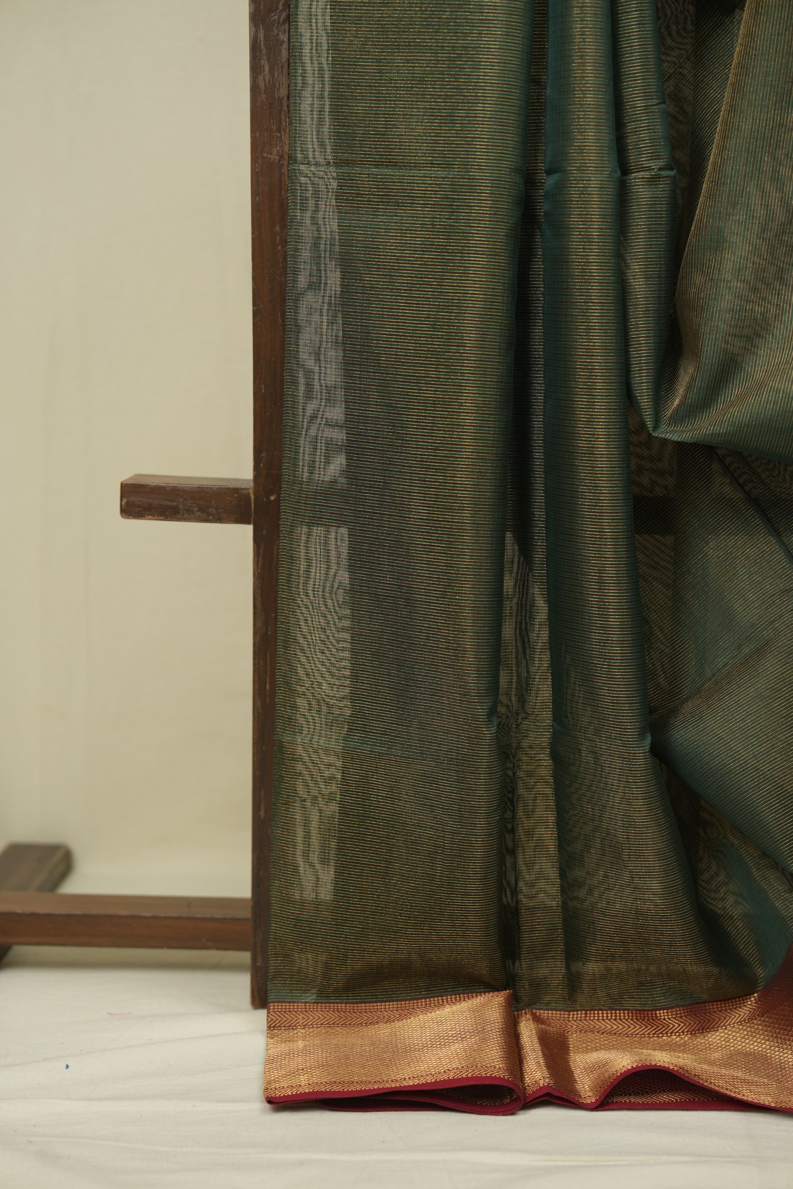 Deep Green Maheshwari Tissue Saree - SRDGMTS762