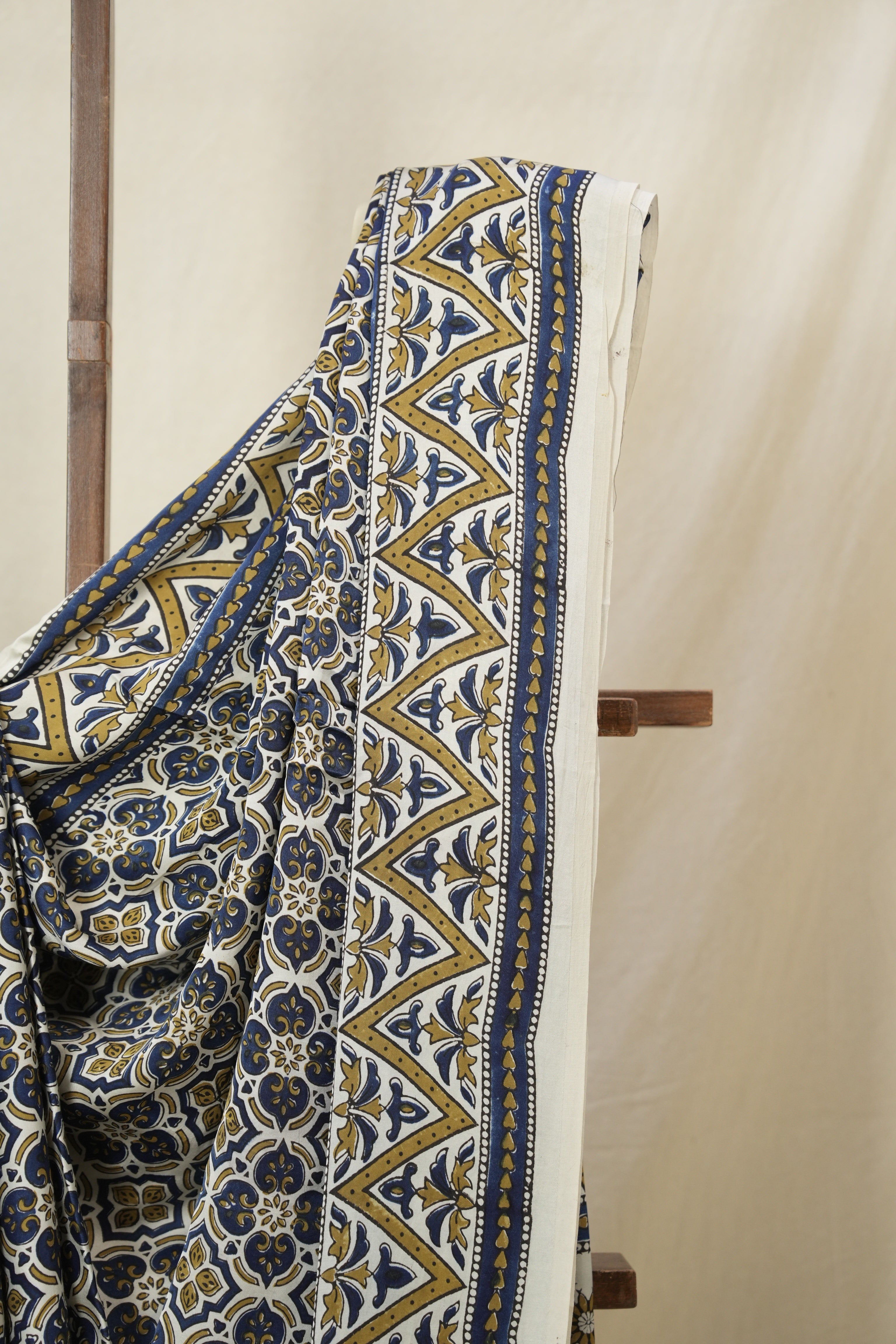 Cream HBP Modal Silk Saree - SRCMSS598