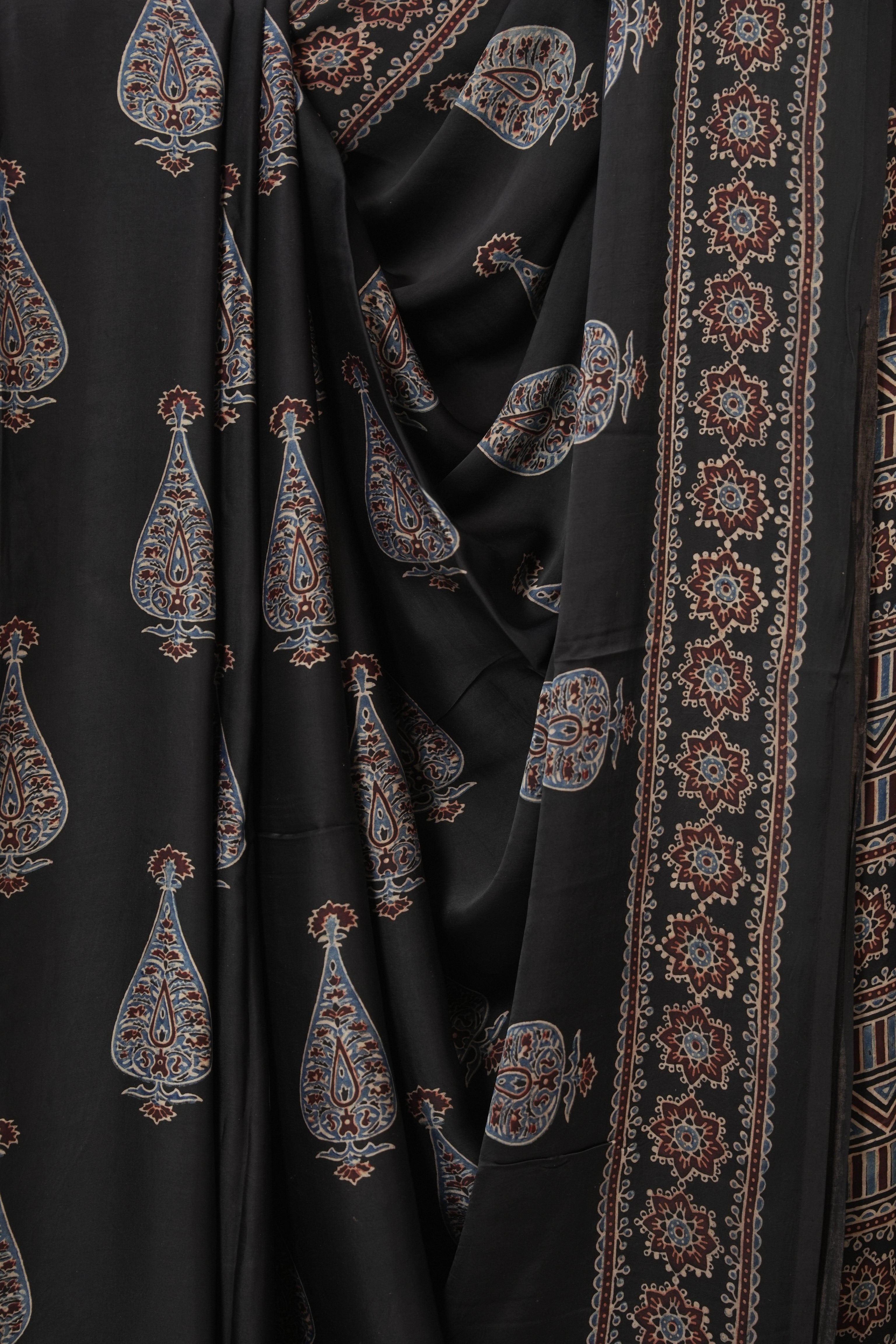 Black HBP Modal Silk Saree - SRBMSS613