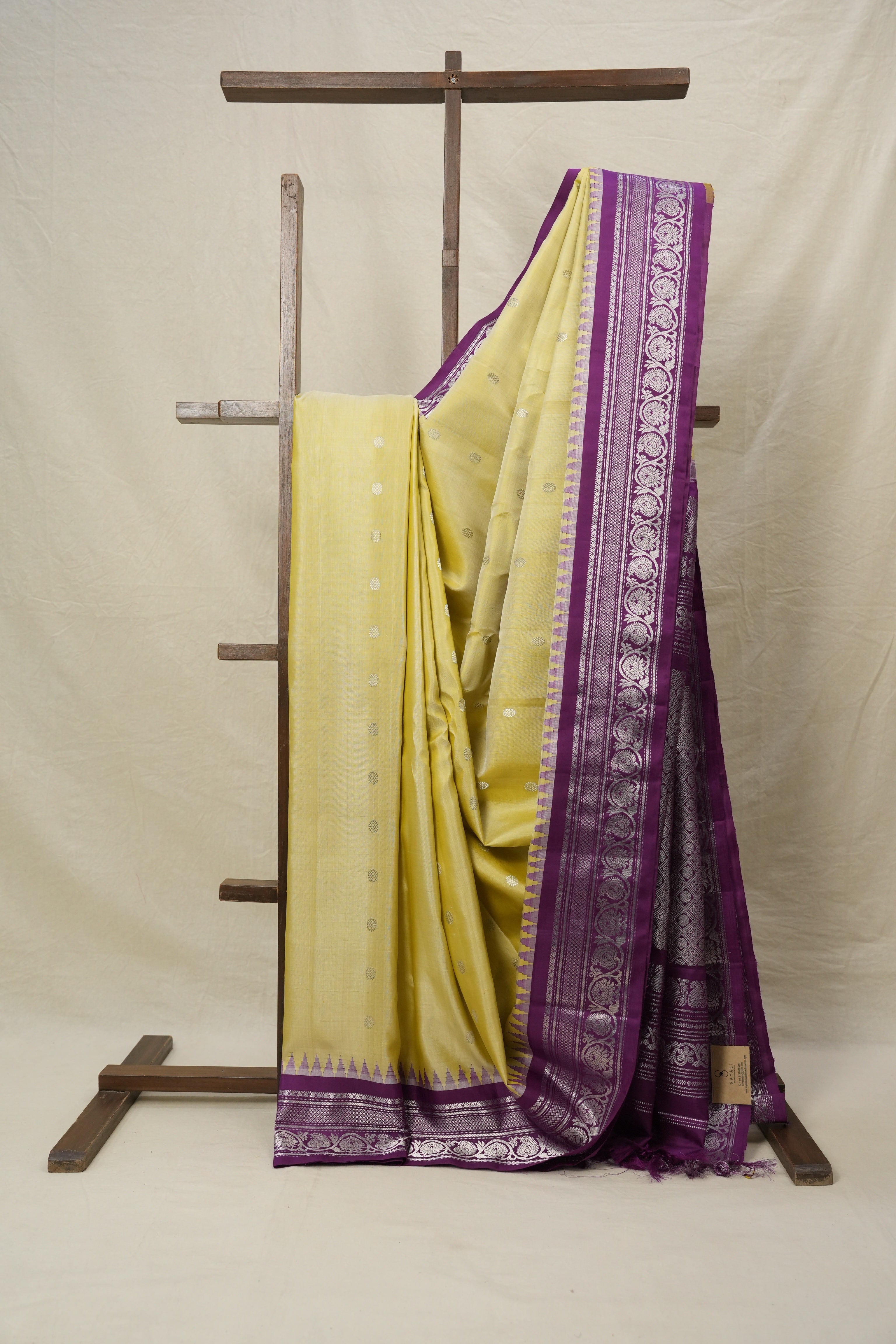 Lemon Yellow Gadwal Silk Saree - SRLYGSS539