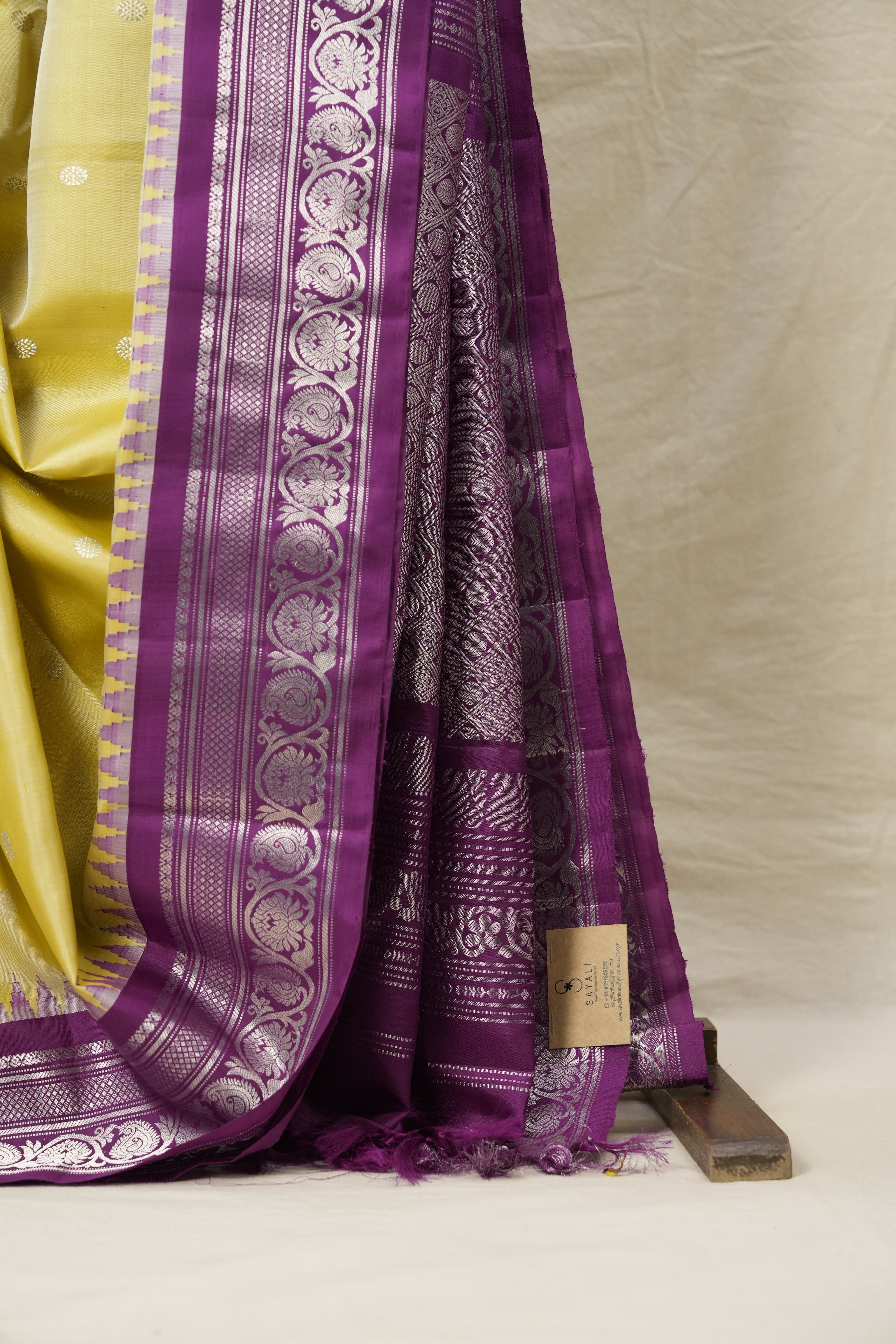 Lemon Yellow Gadwal Silk Saree - SRLYGSS539