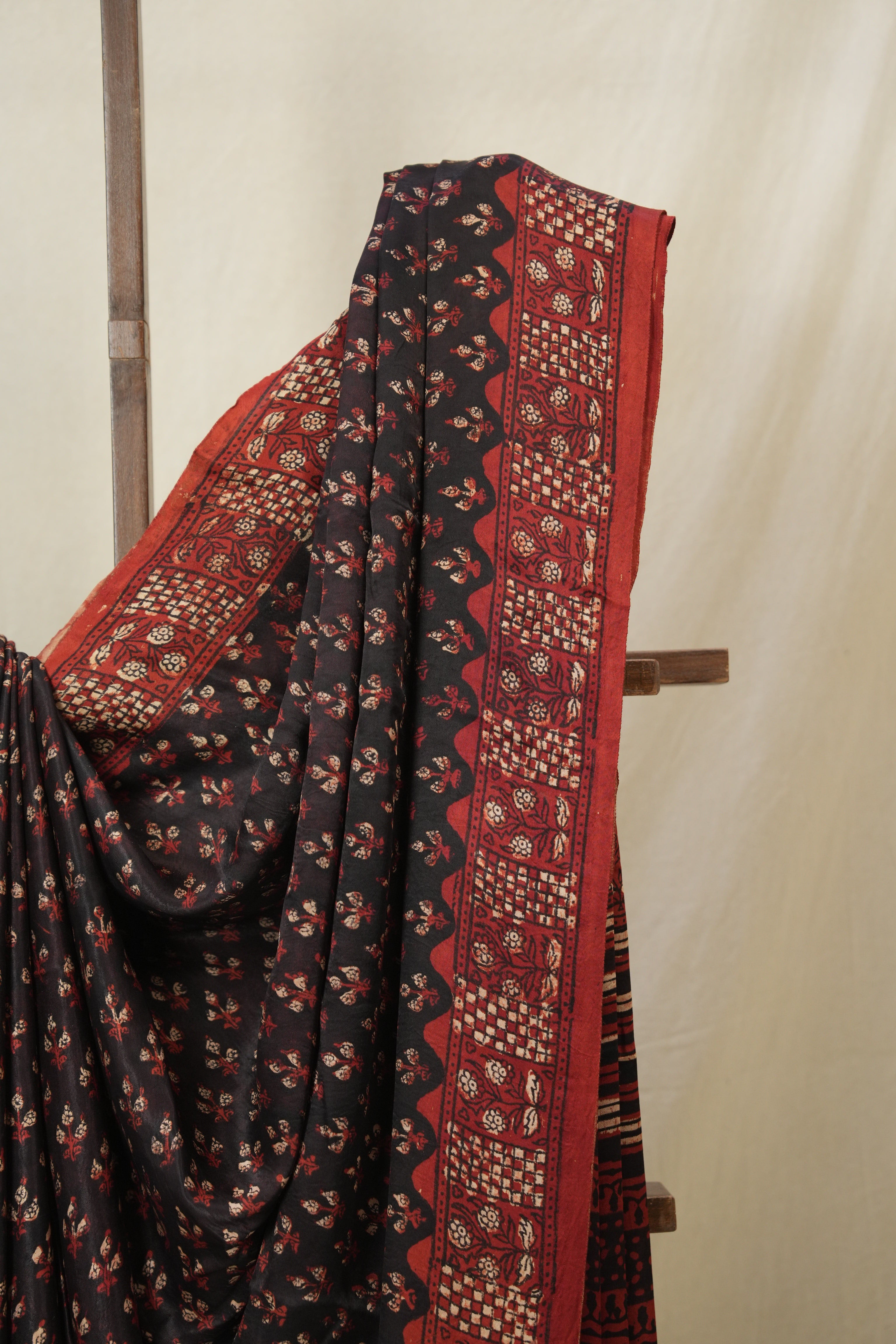 Black HBP Modal Silk Saree - SRBMSS646