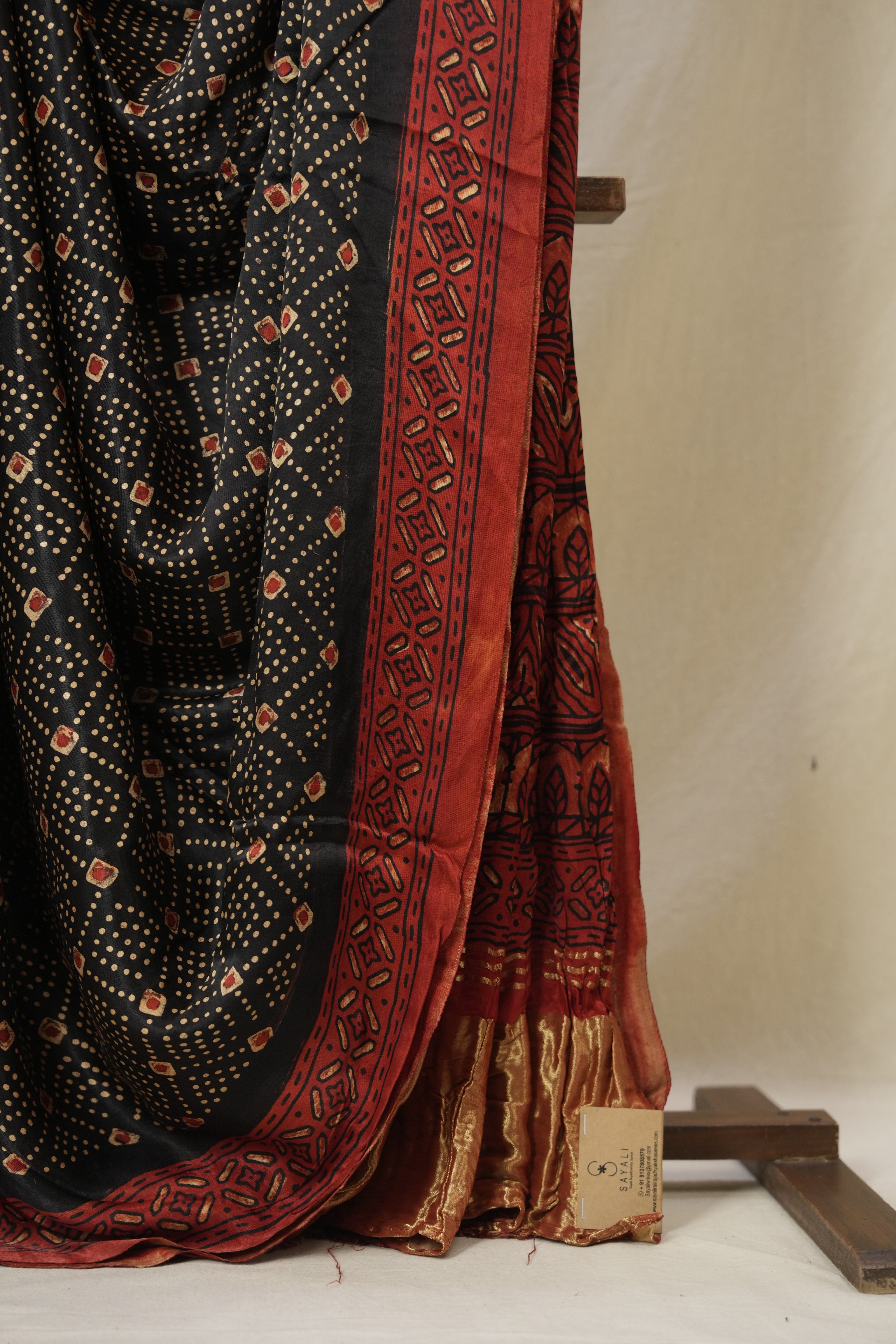 Black HBP Modal Silk Saree - SRBMSS647