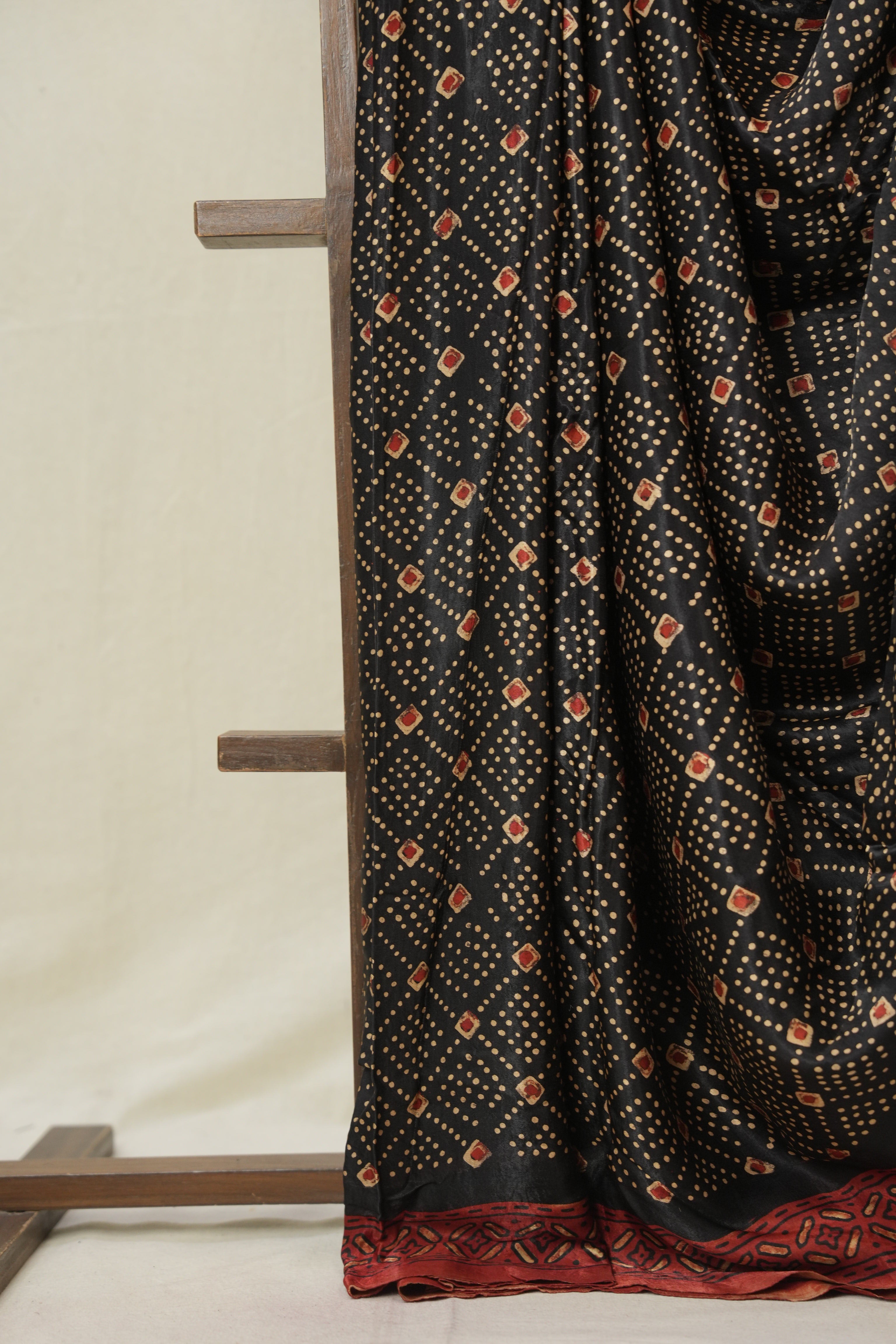 Black HBP Modal Silk Saree - SRBMSS647