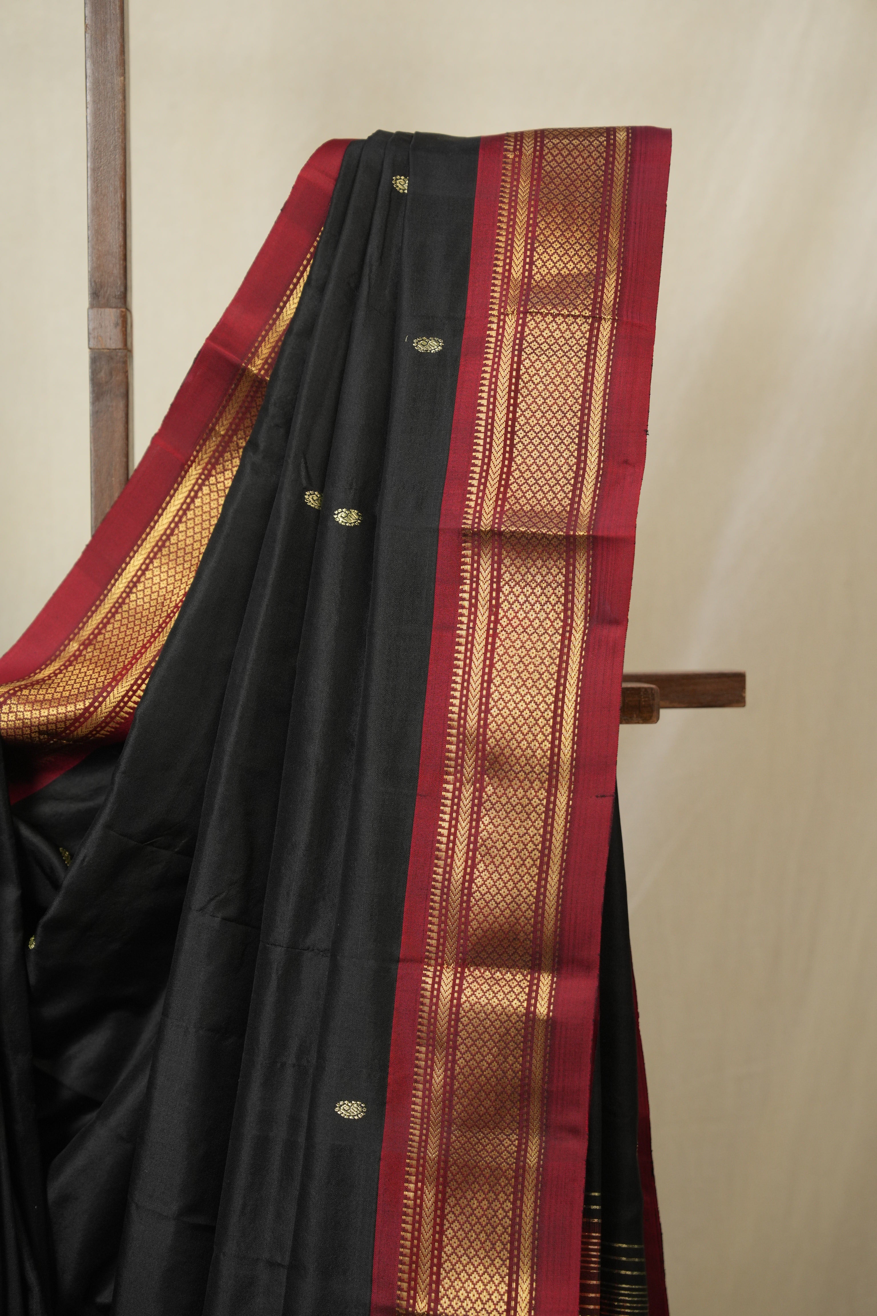 Black Silk Paithani Saree - SRBSPS777