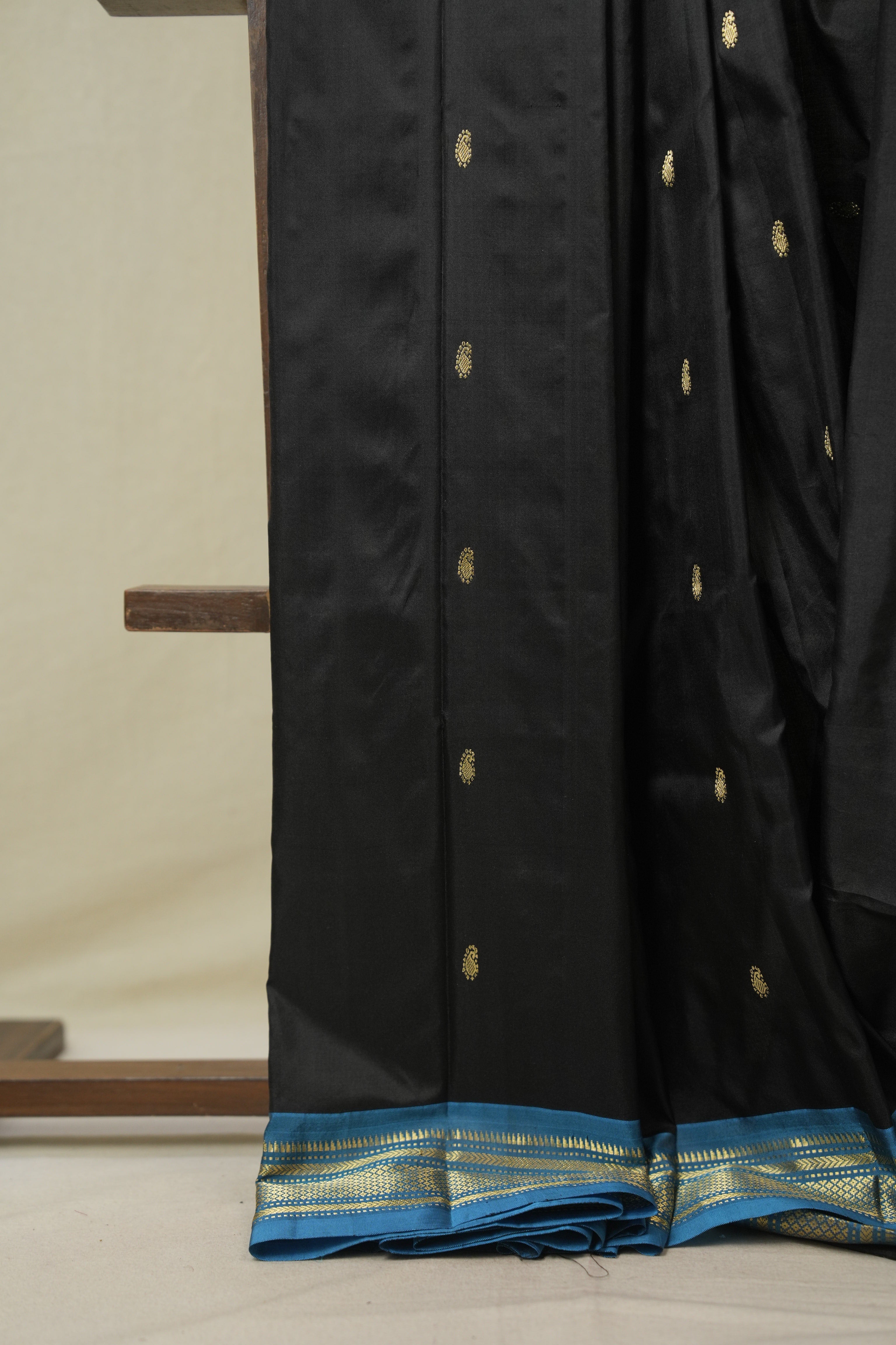 Black Silk Paithani Saree - SRBSPS789