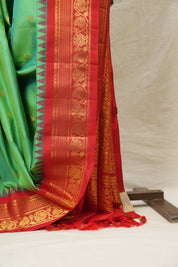 Green Gadwal Silk Saree - SRGGSS527