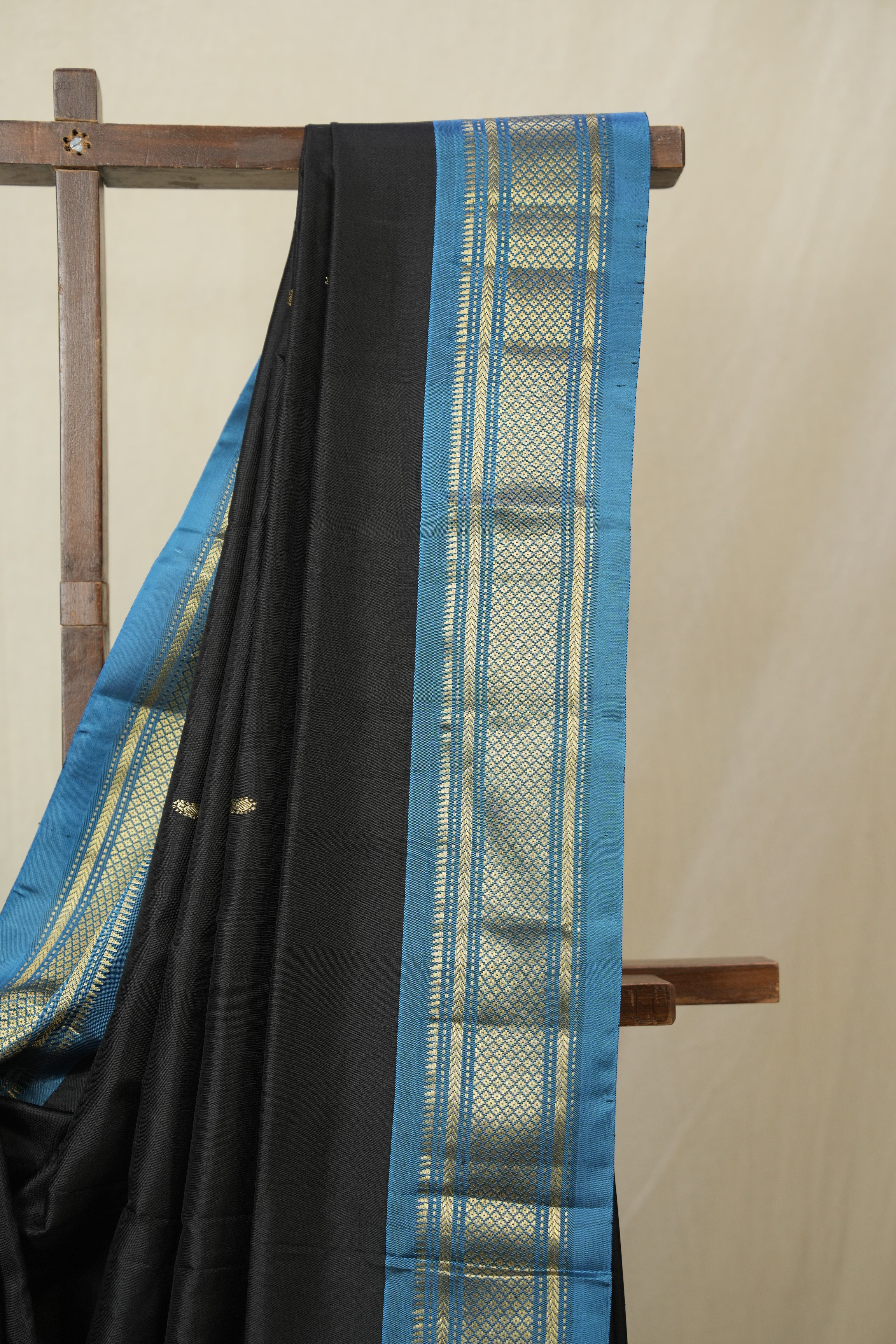 Black Silk Paithani Saree - SRBSPS789