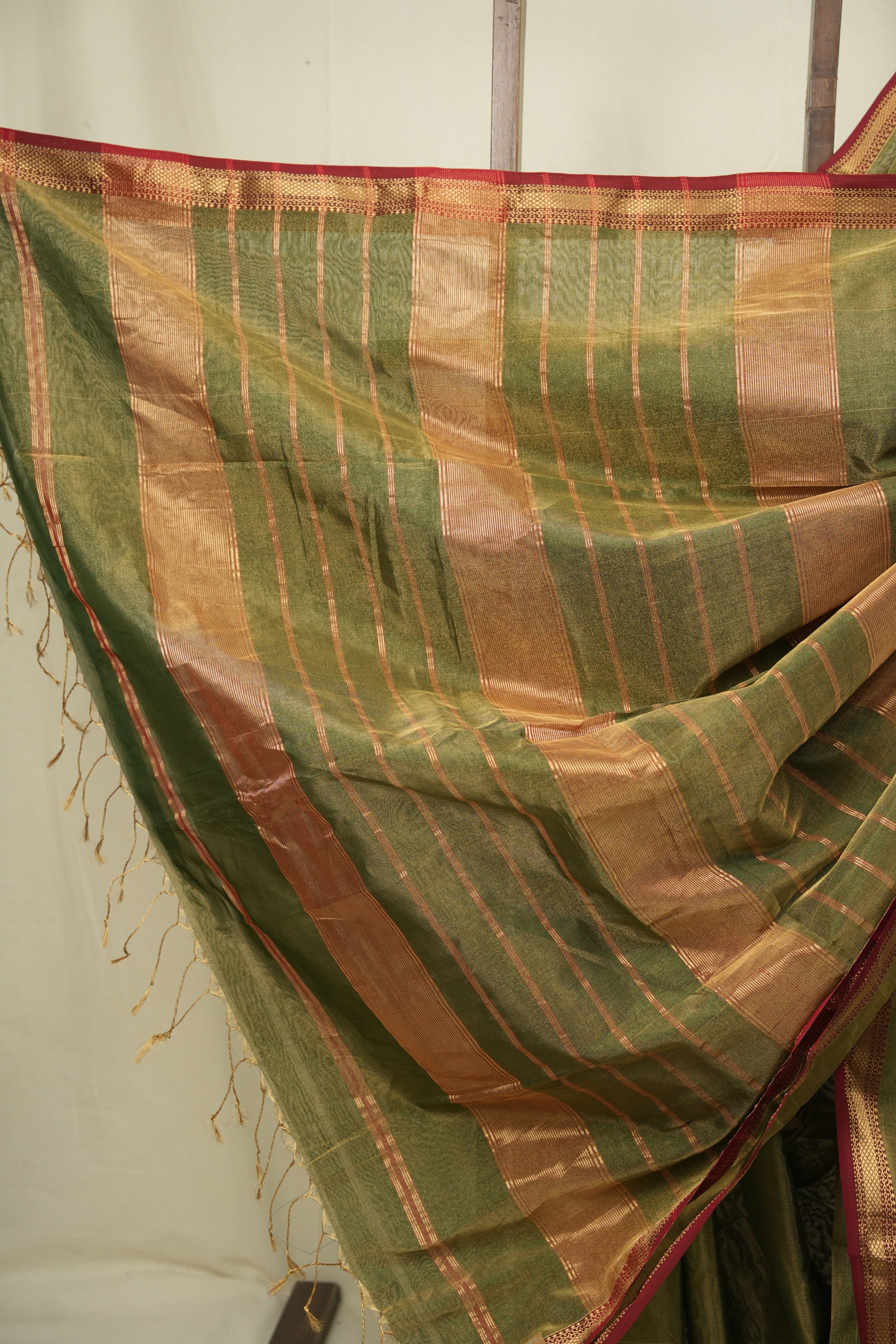 Mahendi Maheshwari Tissue Saree - SRMMTS767