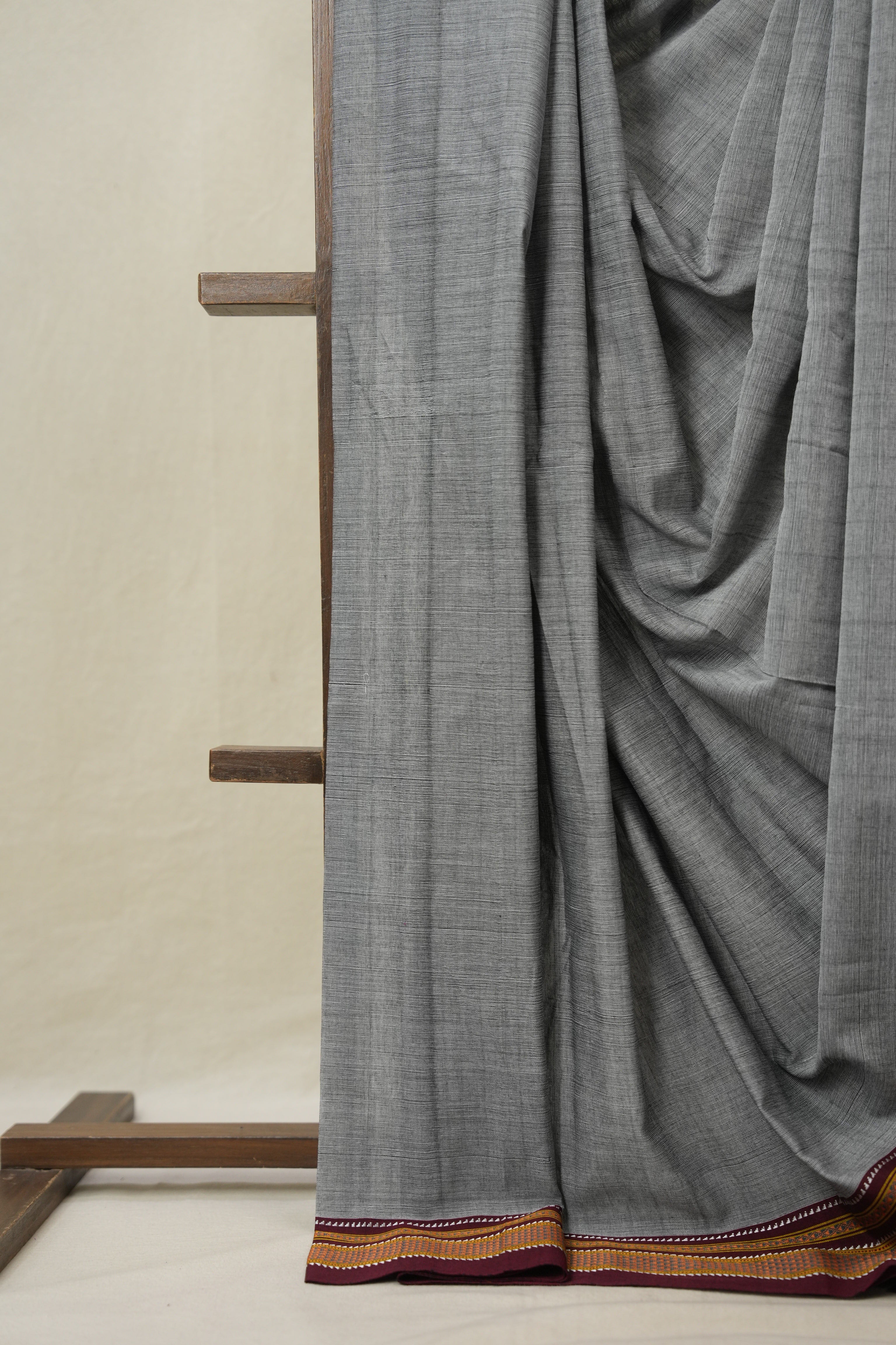 Grey Cotton Ilkal Saree With Chikki Border - SRGCIS864