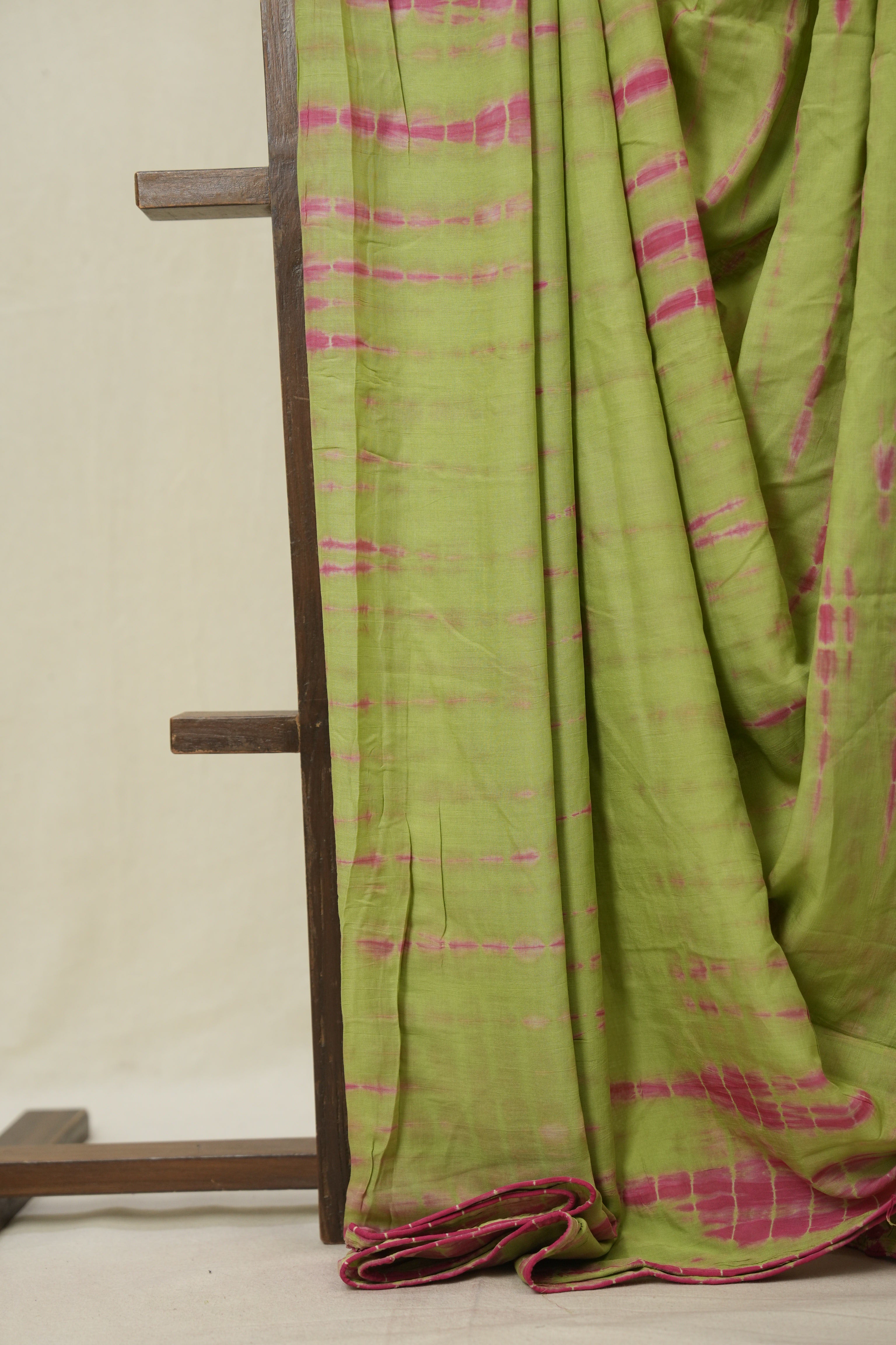 Green Modal Silk Saree - SRGMSS630