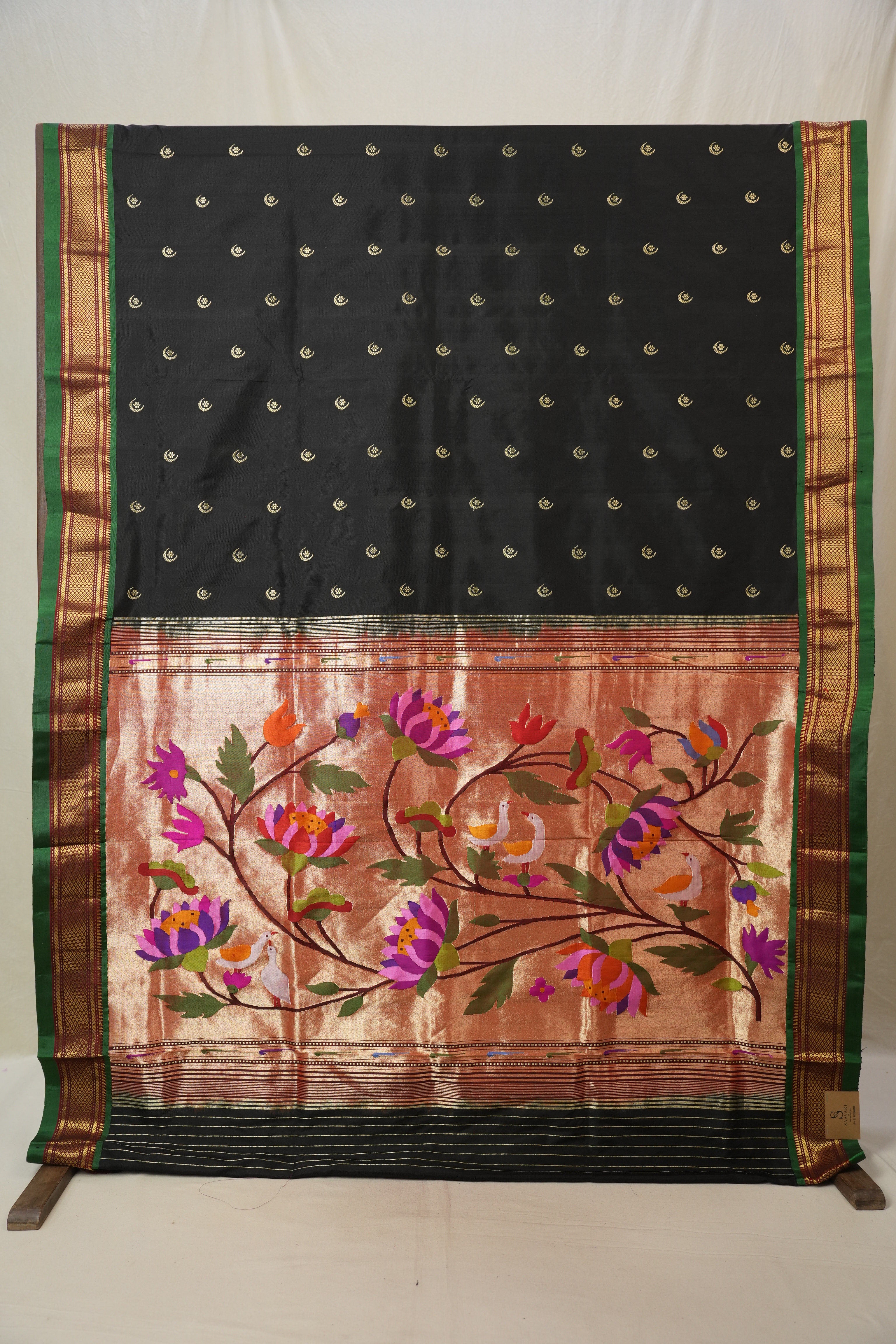 Black Silk Paithani Saree - Saavari - SSBSPS41