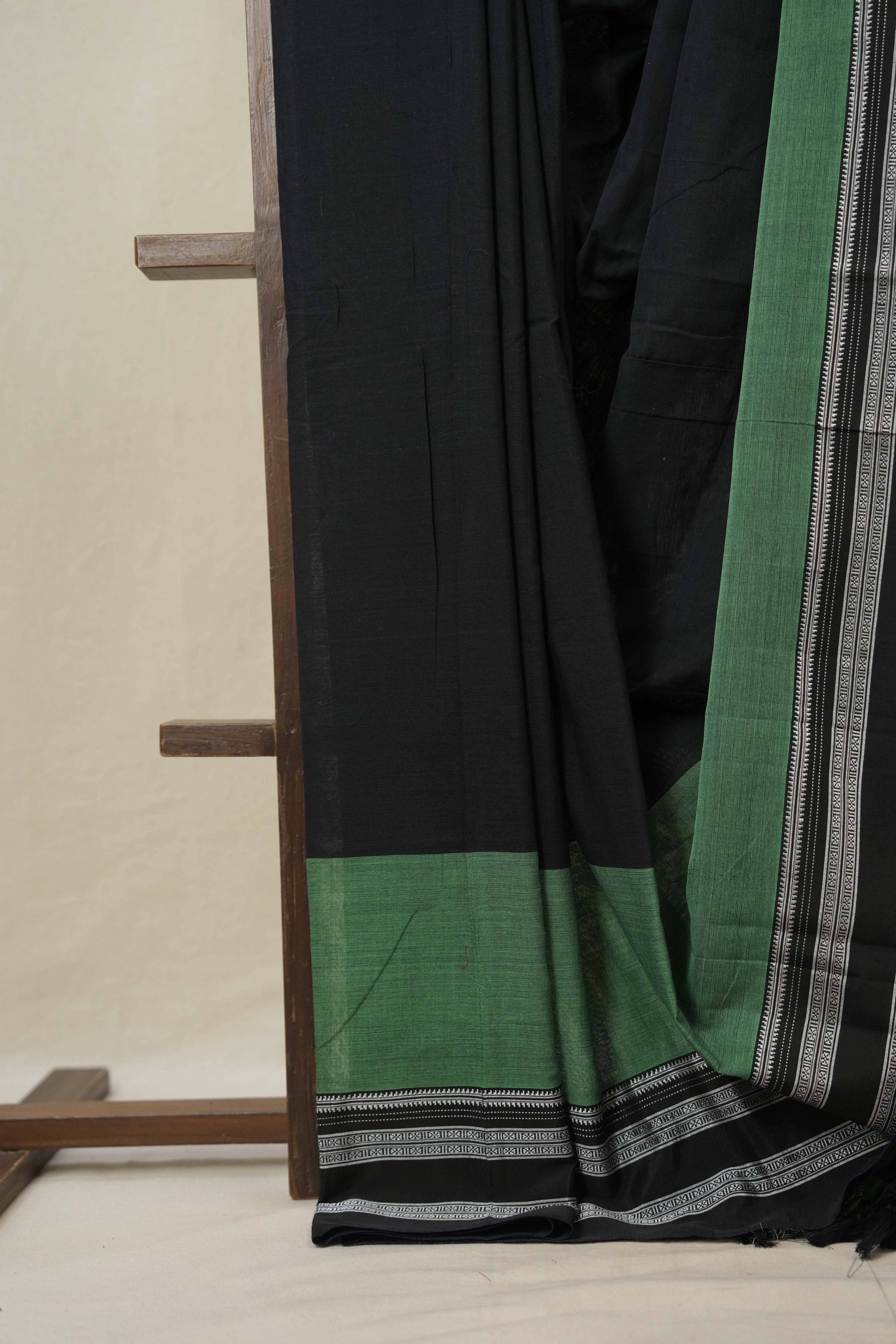 Black Cotton Ilkal Saree With Gayatri Border - SRBCIS857