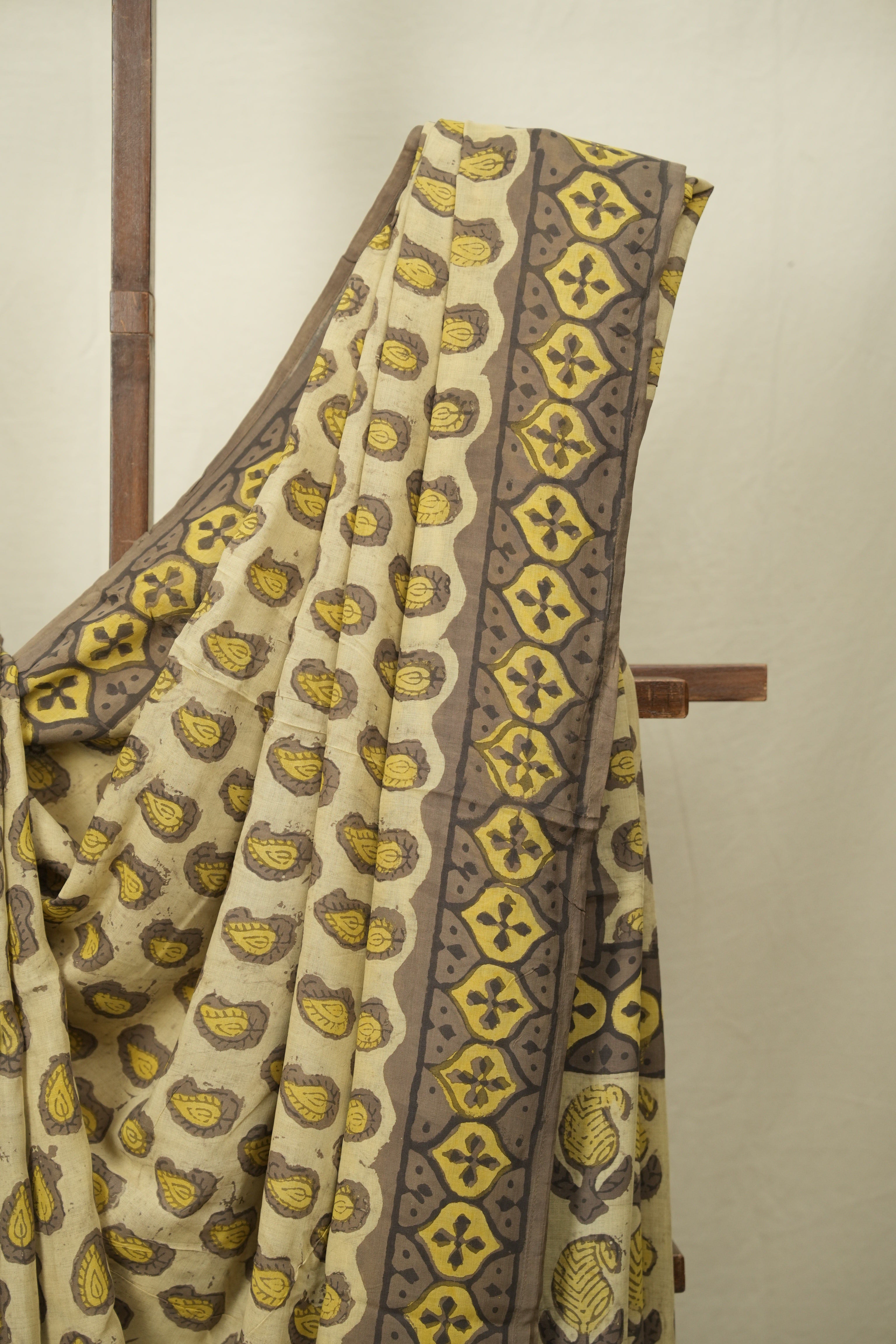 Beige HBP Modal Silk Saree - SRBSMS675