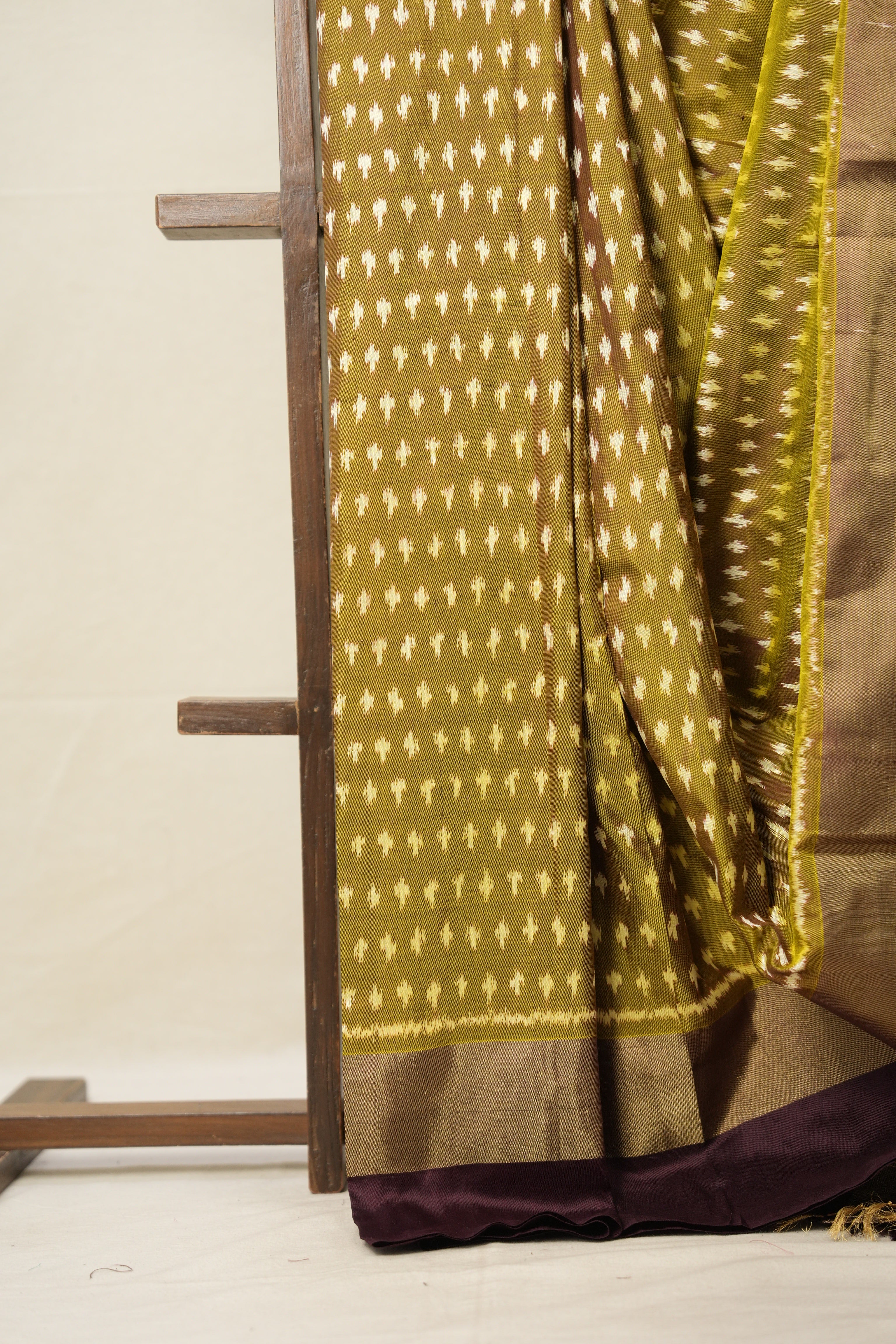 Mehndi Green Pochampalli Silk Ikat Saree - SRMGPSIS234