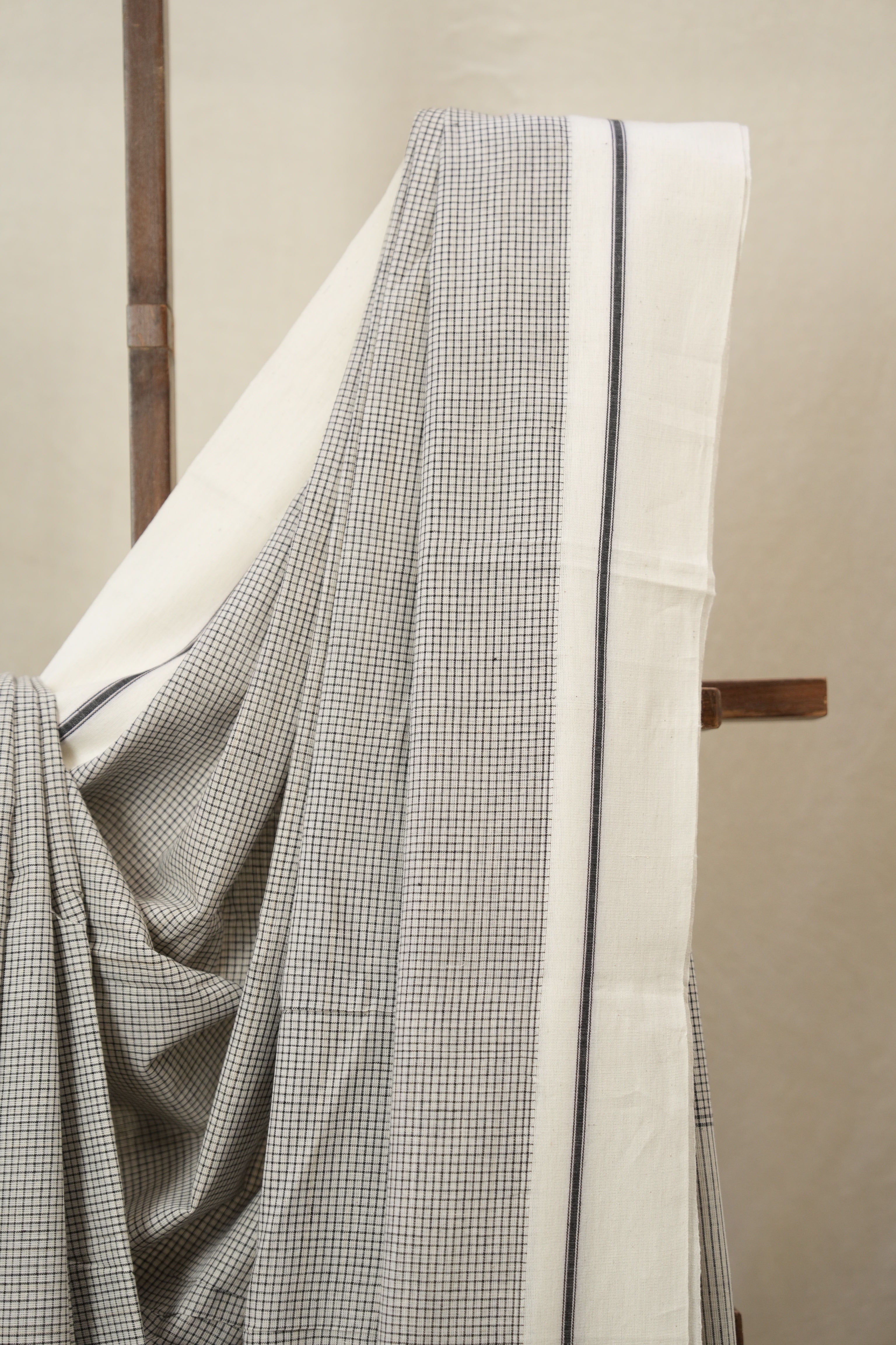 Off White Small Checks Cotton Patteda Anchu Saree - SROWPAS94