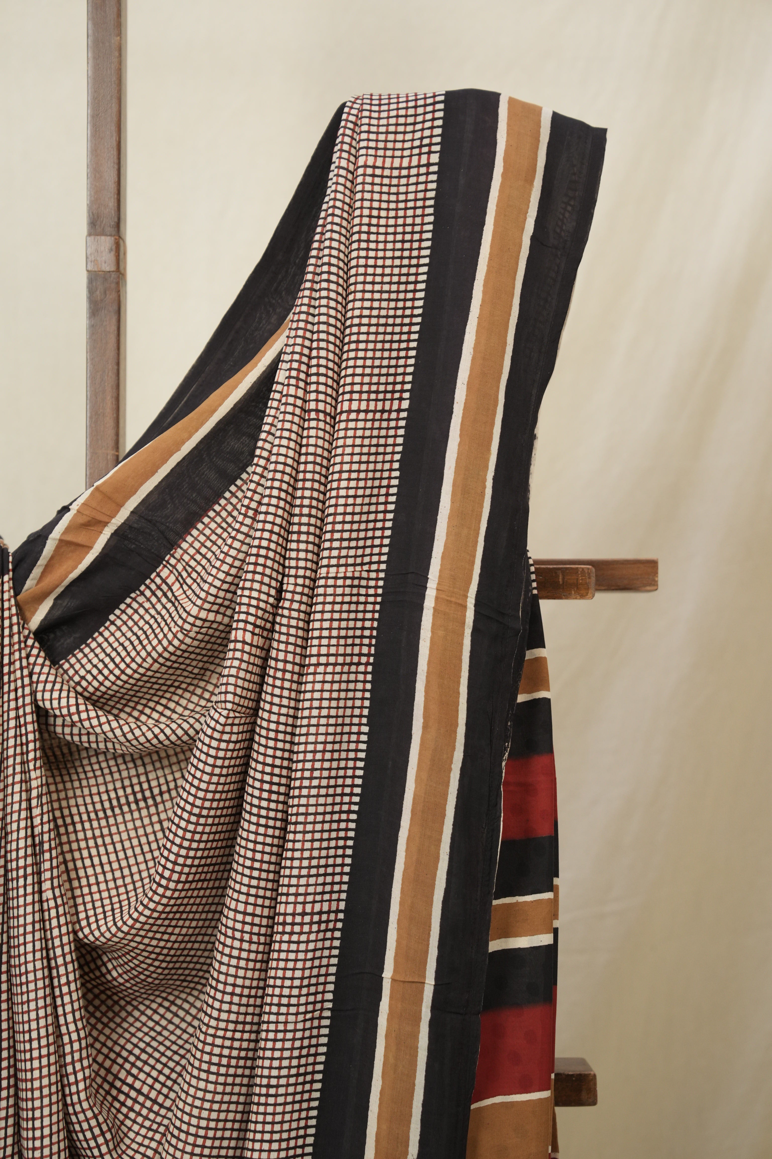 Beige HBP Modal Silk Saree - SRBMSS589