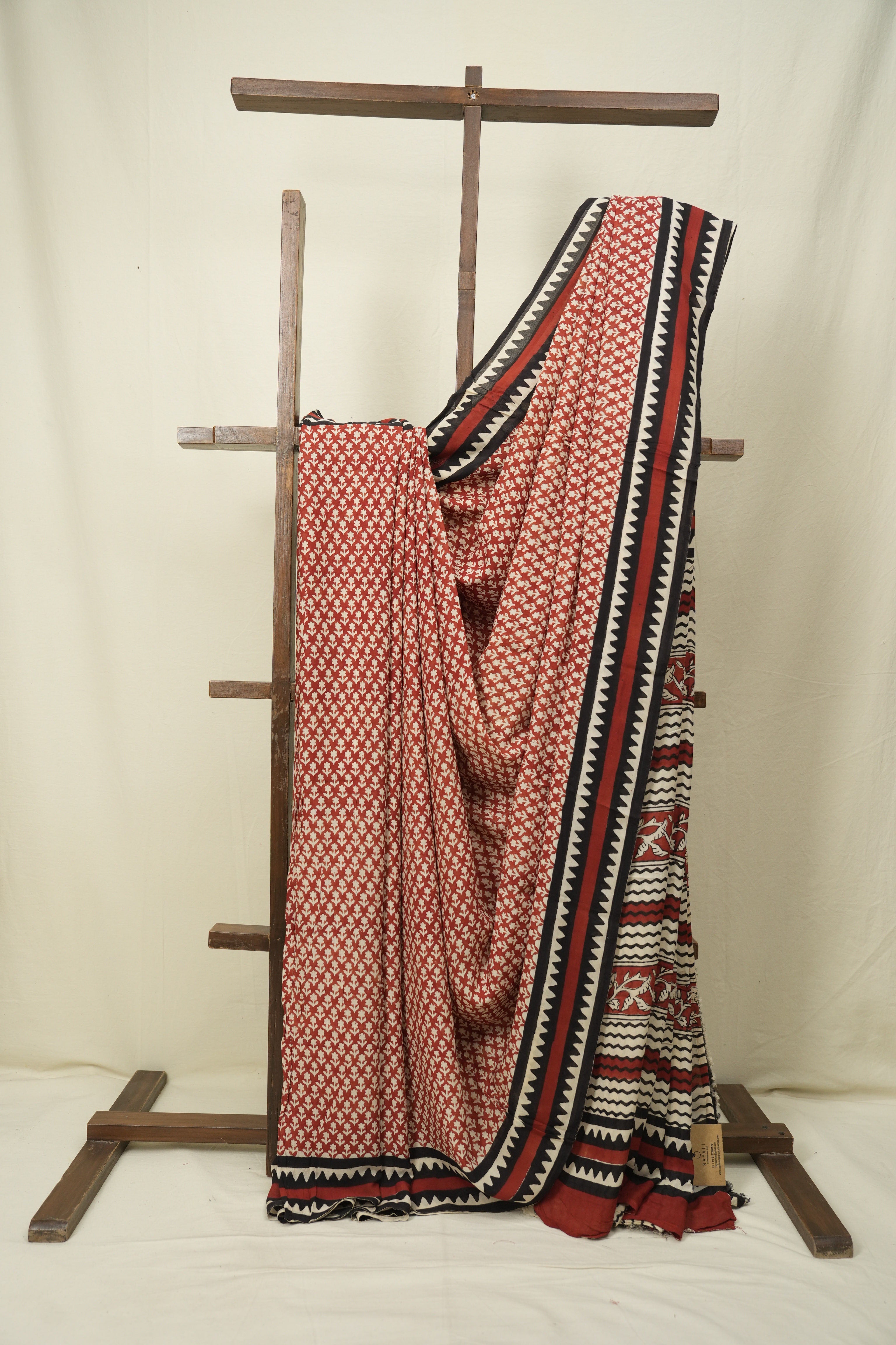 Red HBP Modal Silk Saree - SRRSMS695