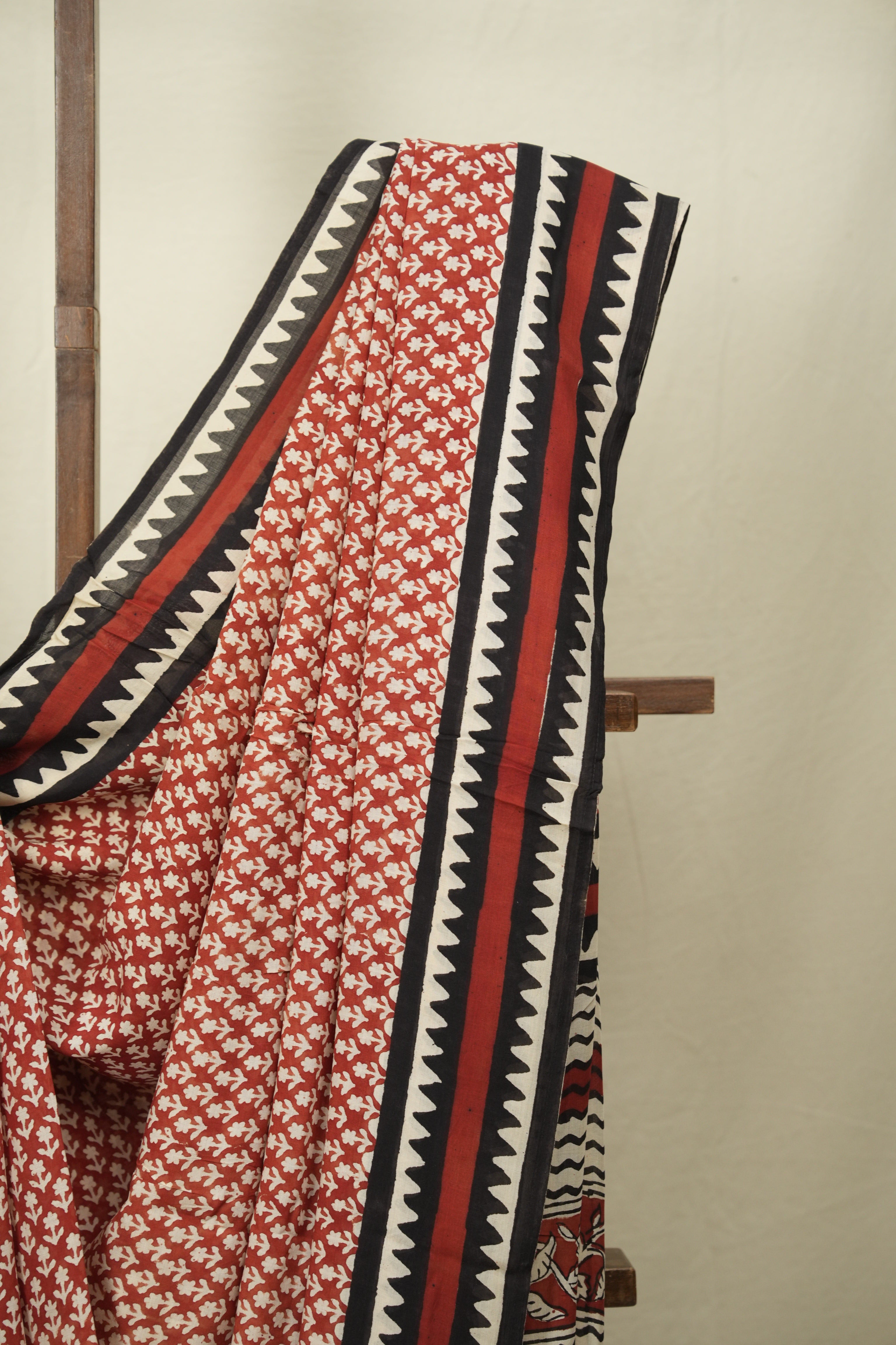 Red HBP Modal Silk Saree - SRRSMS695