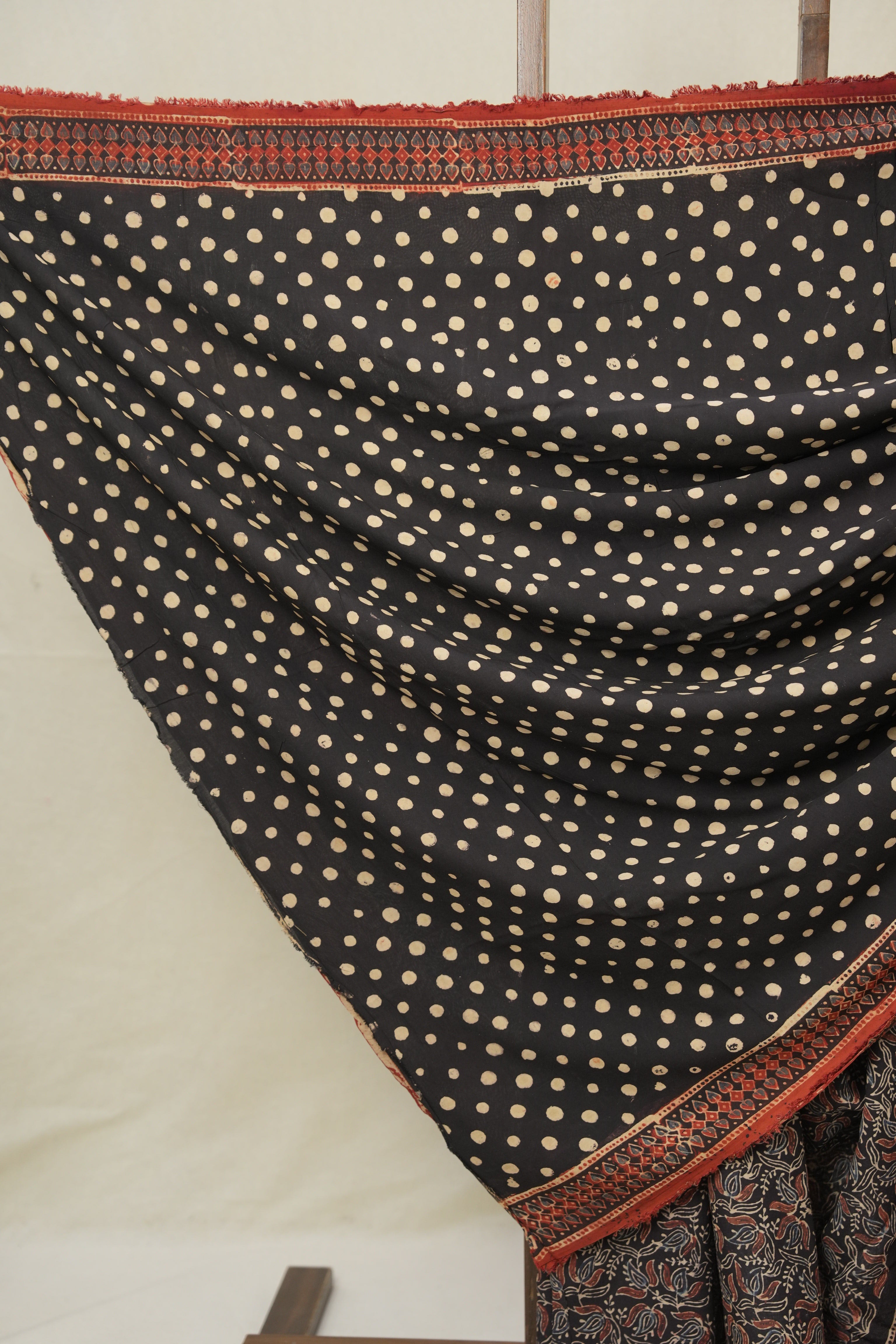 Black HBP Modal Silk Saree - SRBMSS649