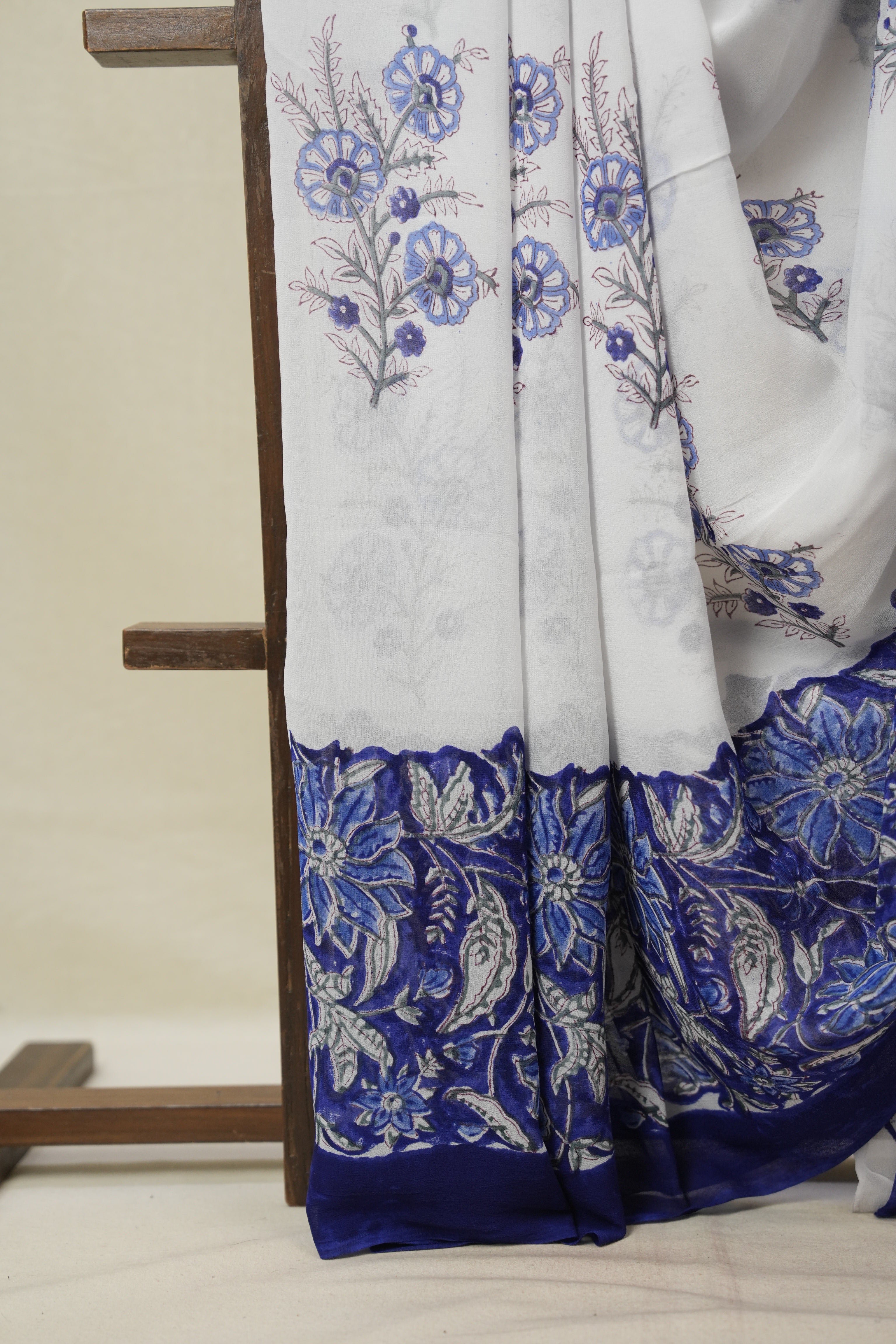 White HBP Georgette Saree - SRRBHGS49