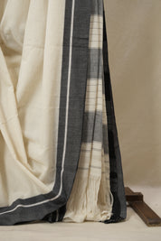 Off-White Patteda Anchu Saree - SROWPAS184