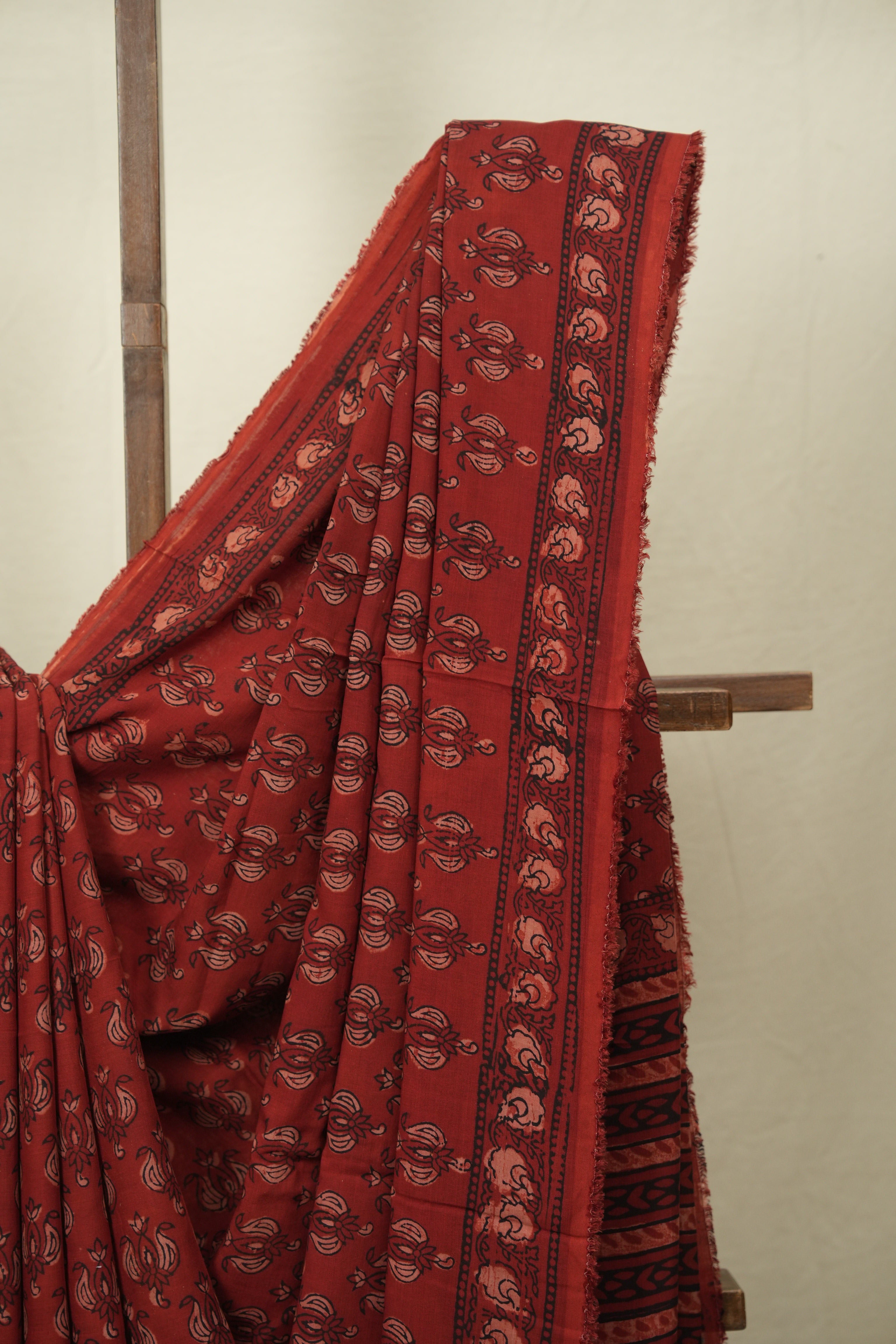 Red HBP Modal Silk Saree - SRRSMS691