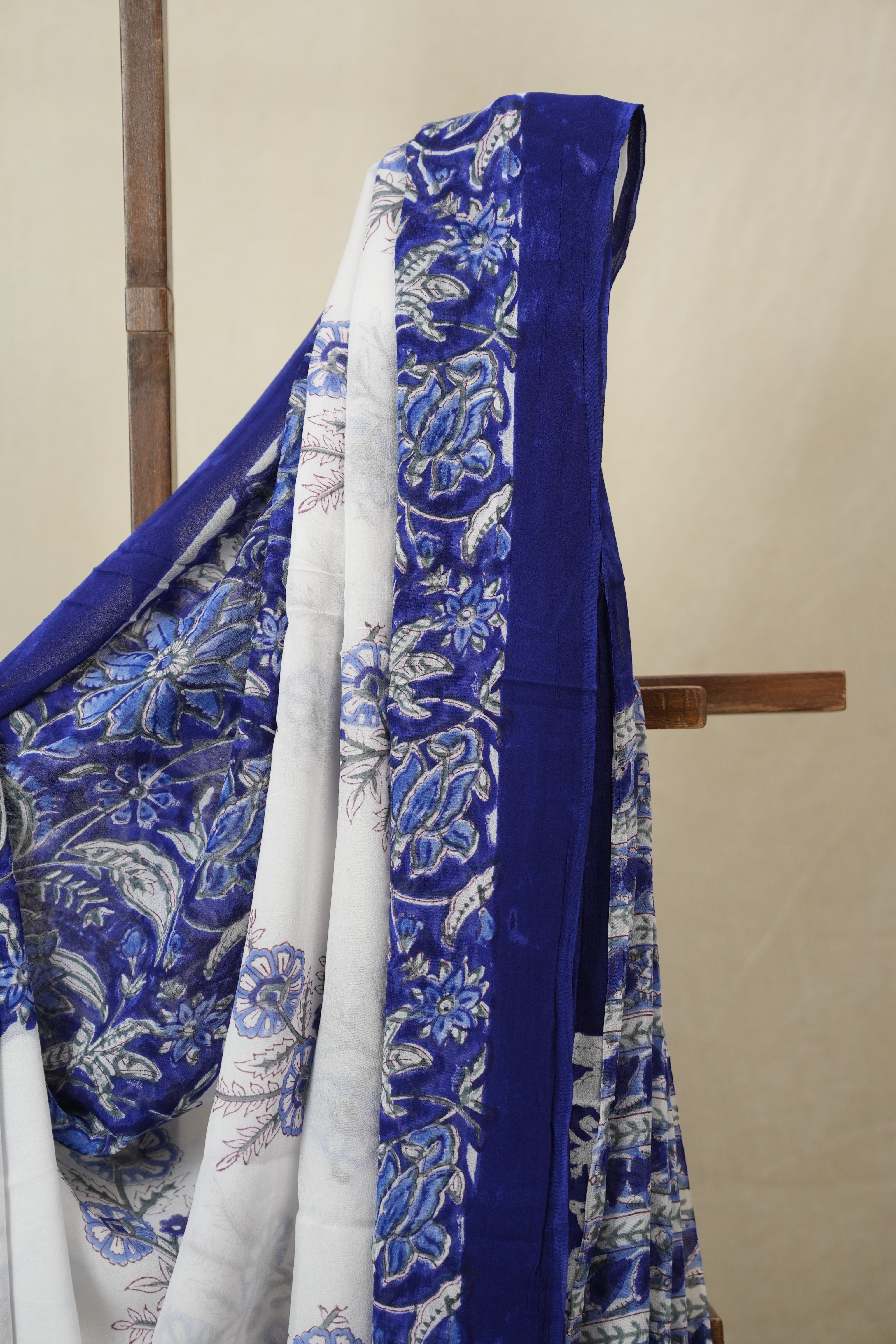 White HBP Georgette Saree - SRRBHGS49