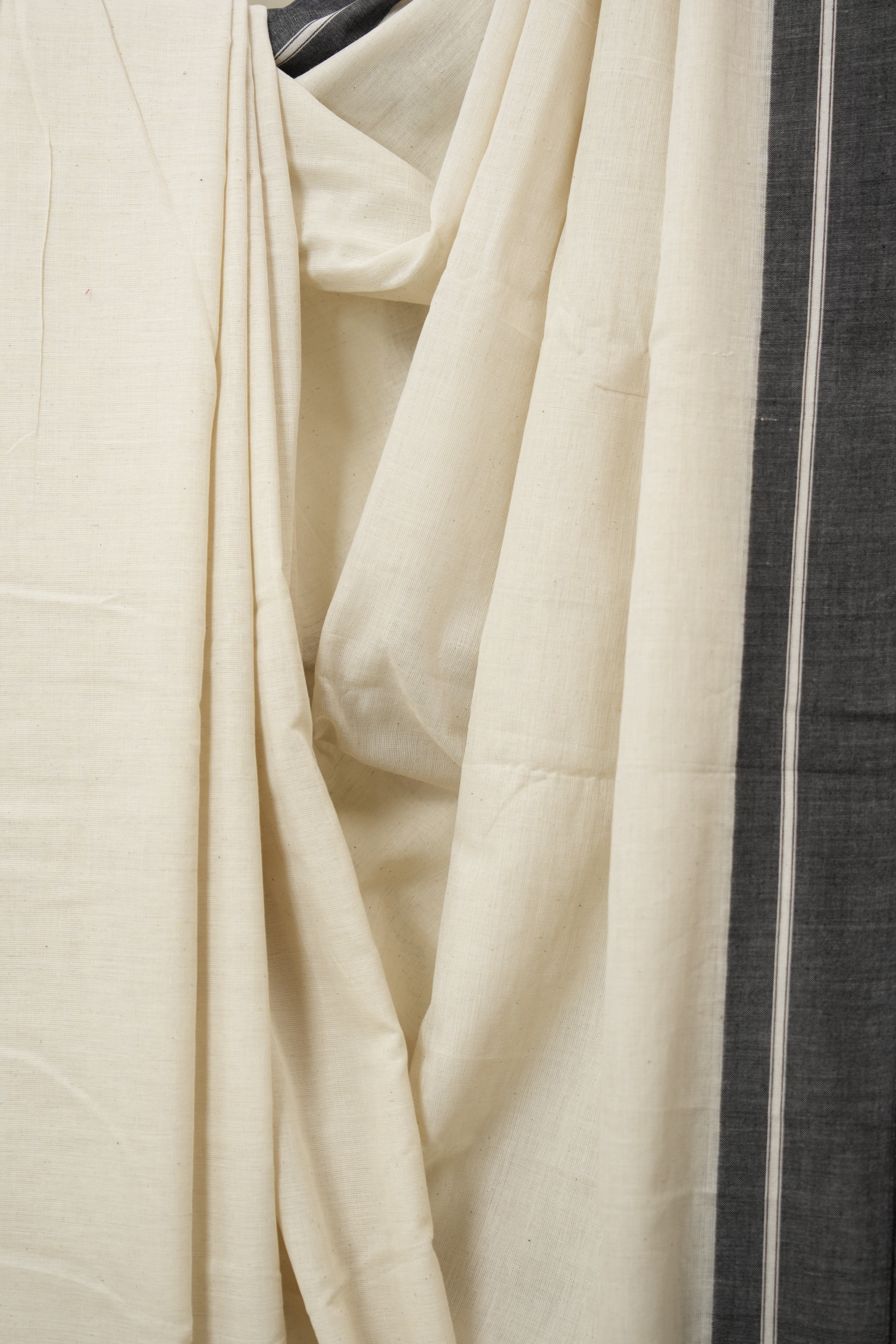 Off-White Patteda Anchu Saree - SROWPAS184