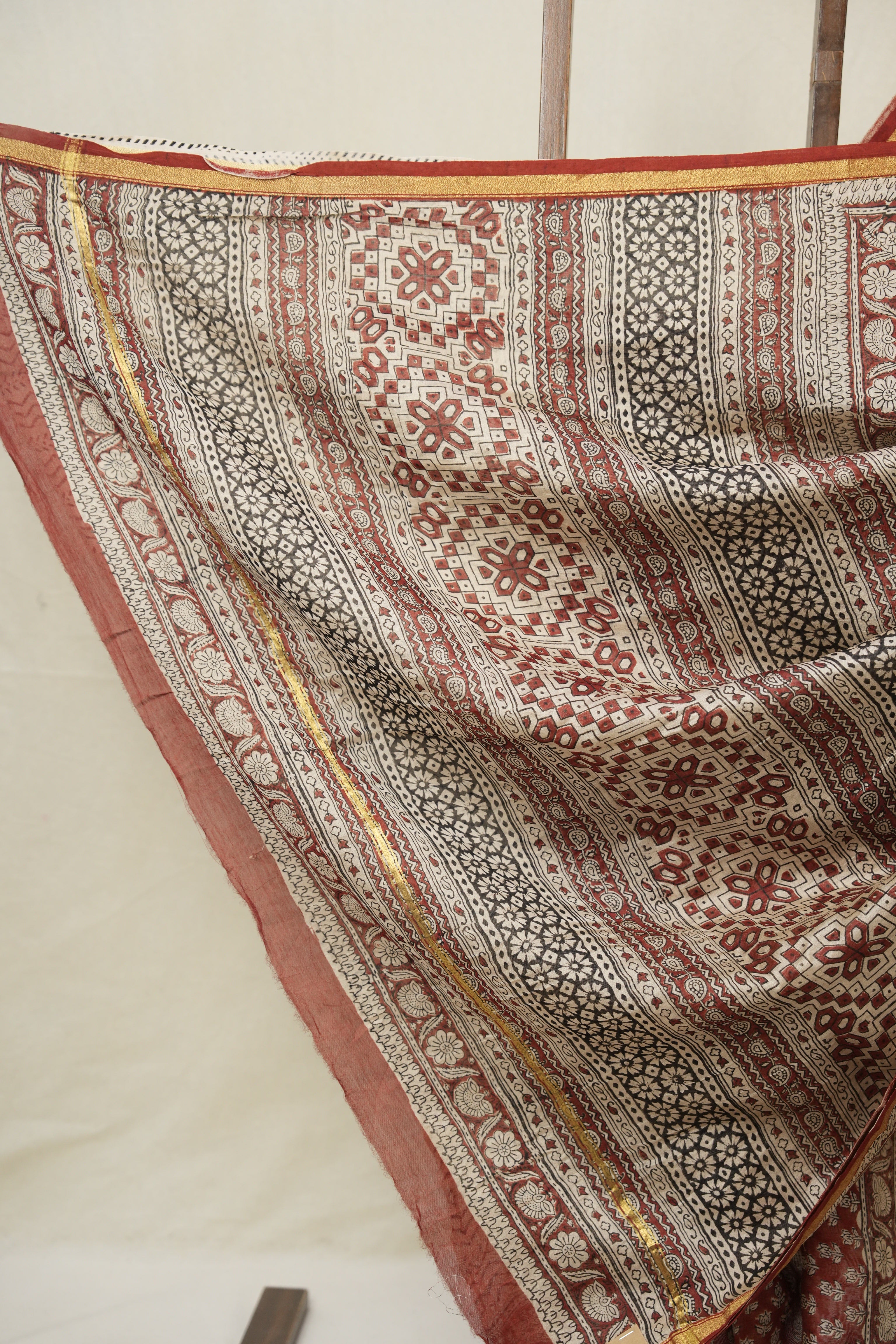 Maroon HBP Cotton Silk Saree With Chanderi Border - SRMCSS1586