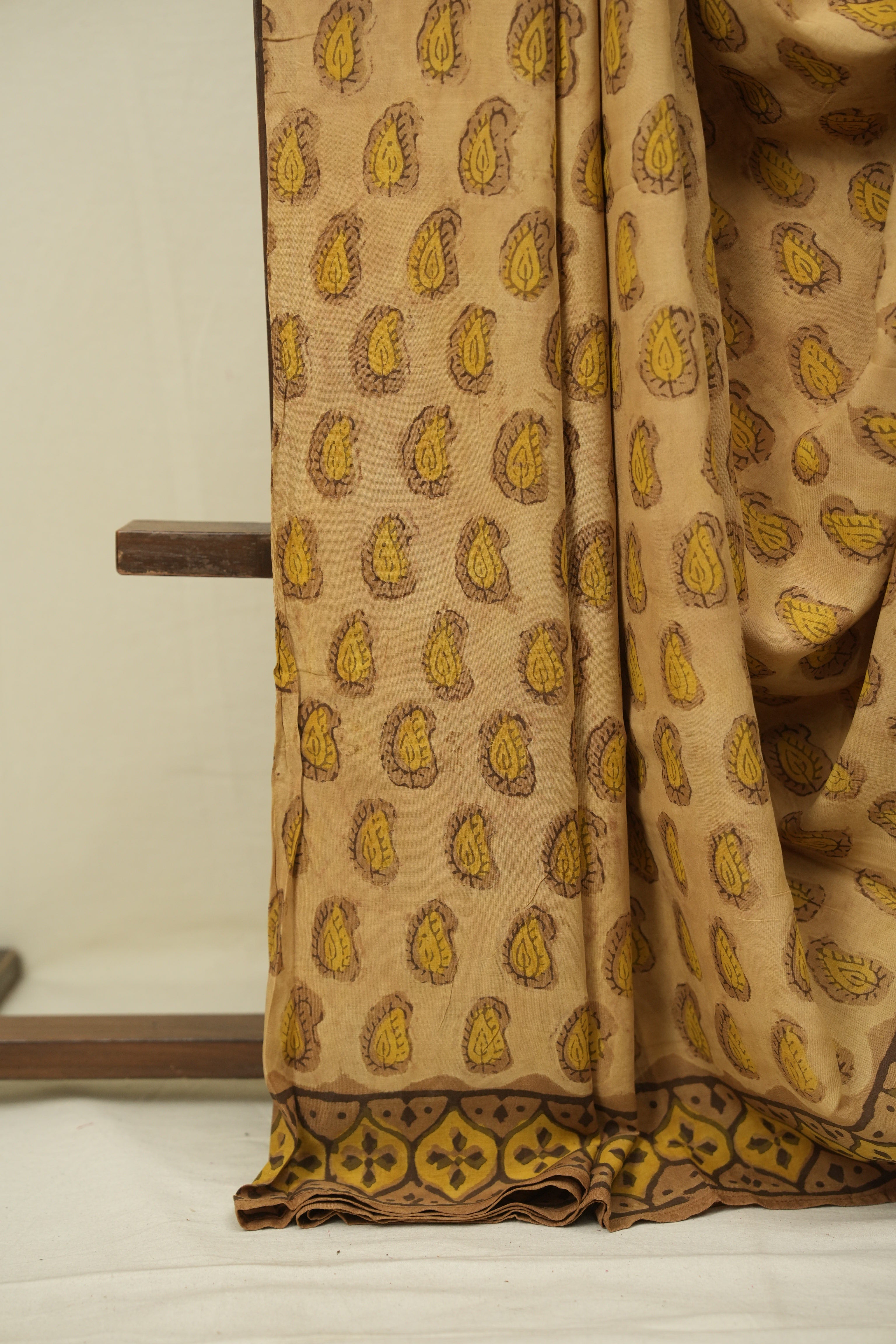 Light Brown HBP Modal Silk Saree - SRLBSMS689