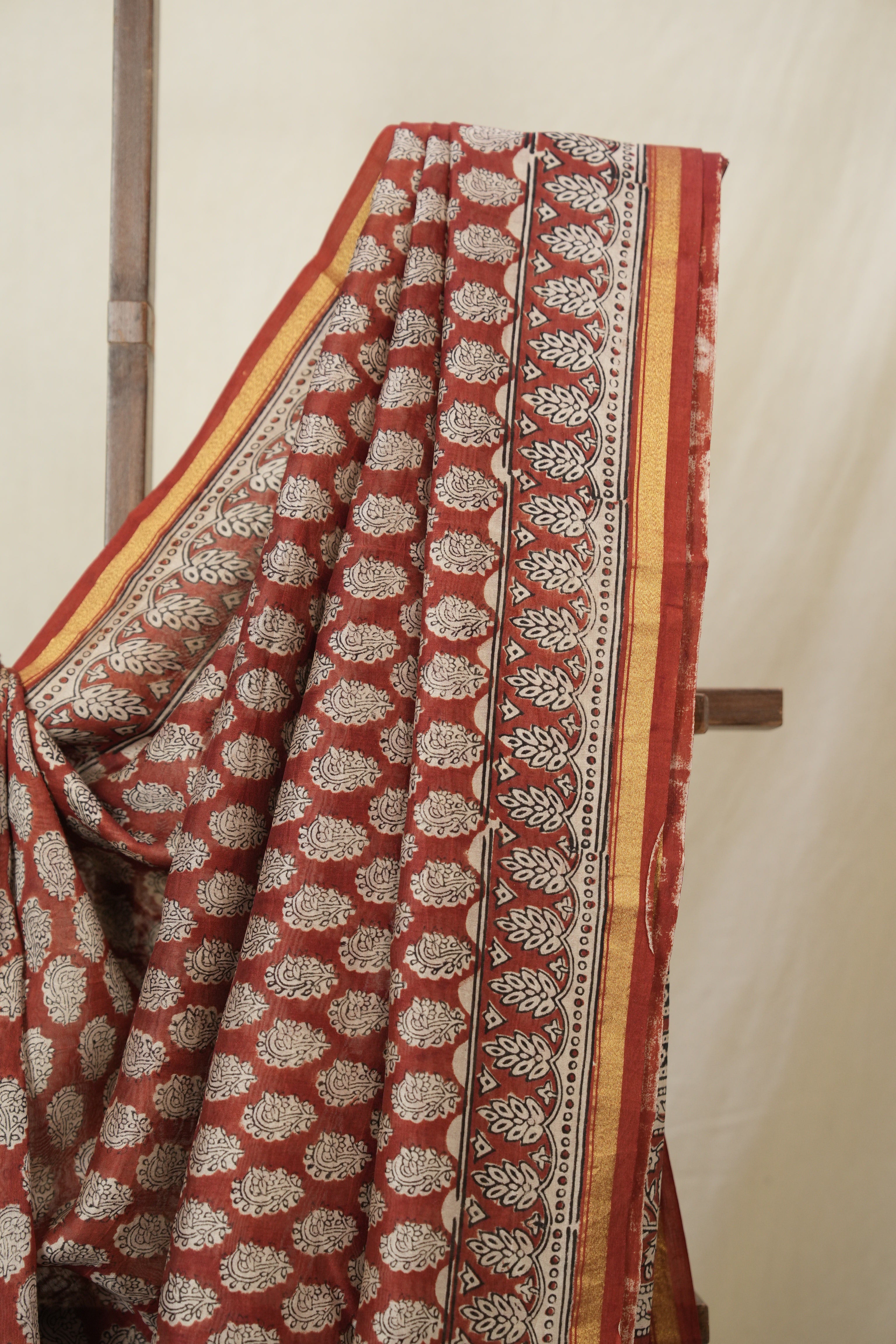 Maroon HBP Cotton Silk Saree With Chanderi Border - SRMCSS1585