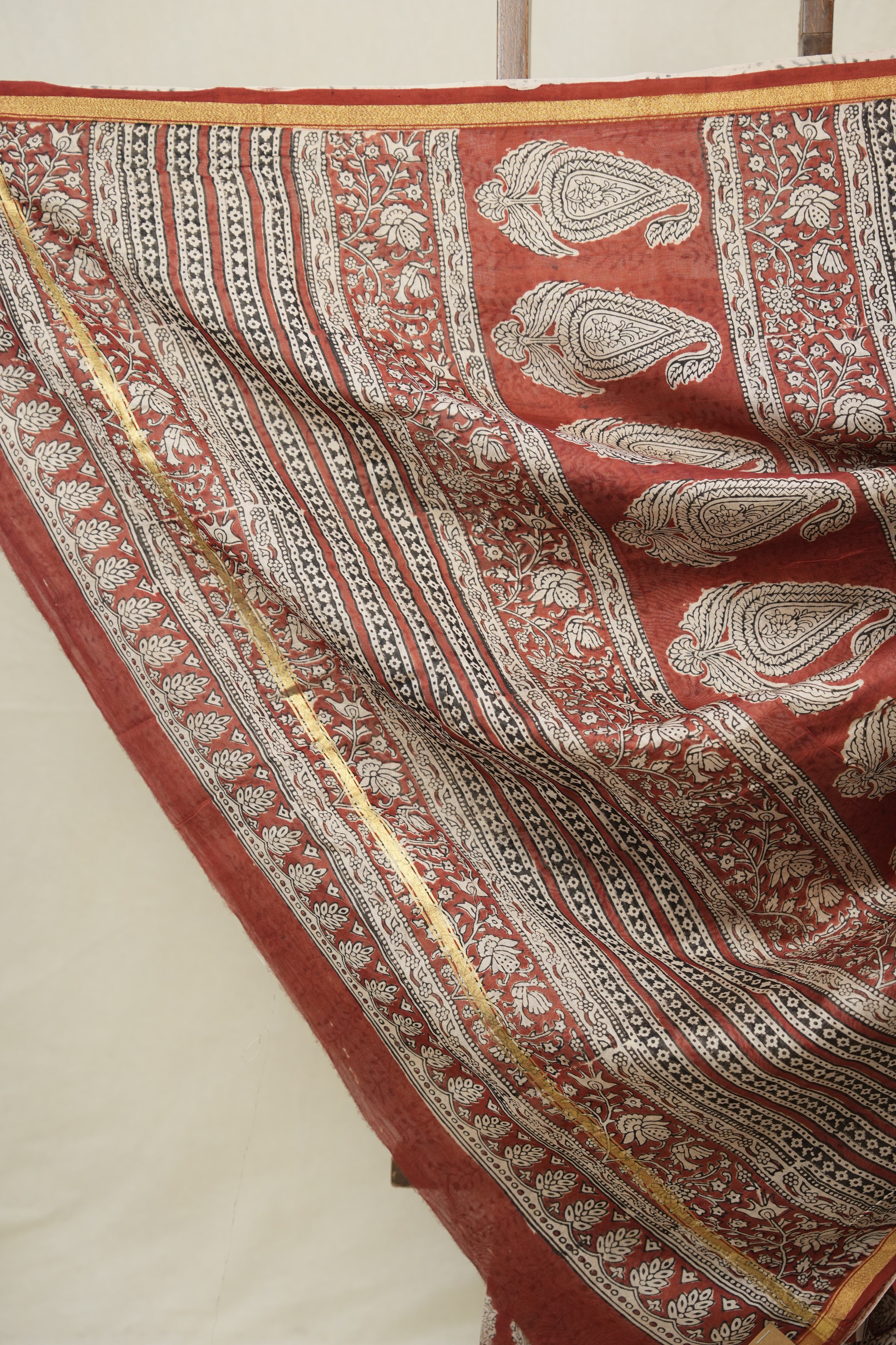 Maroon HBP Cotton Silk Saree With Chanderi Border - SRMCSS1585