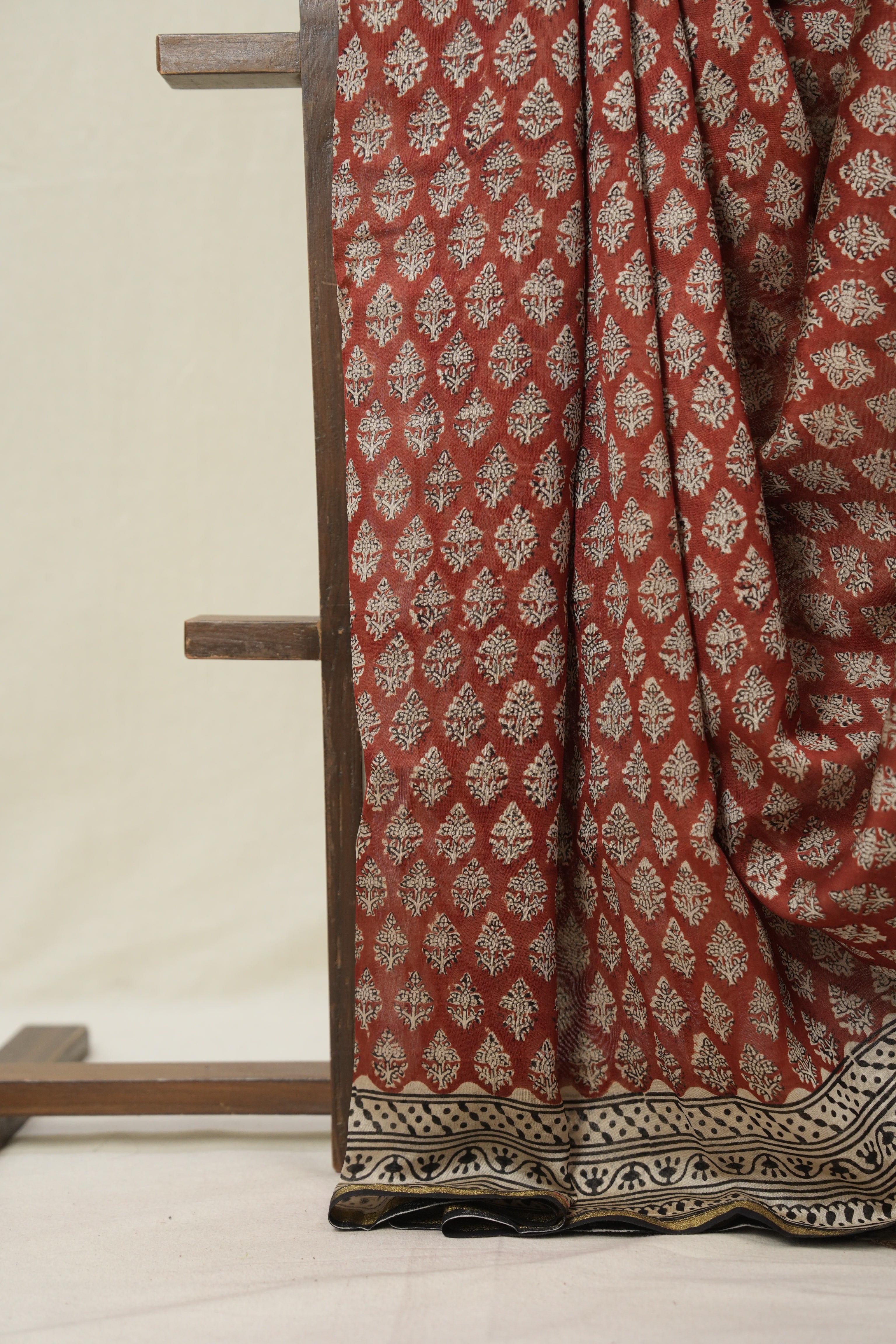 Maroon HBP Cotton Silk Saree With Chanderi Border - SRMCSS1584