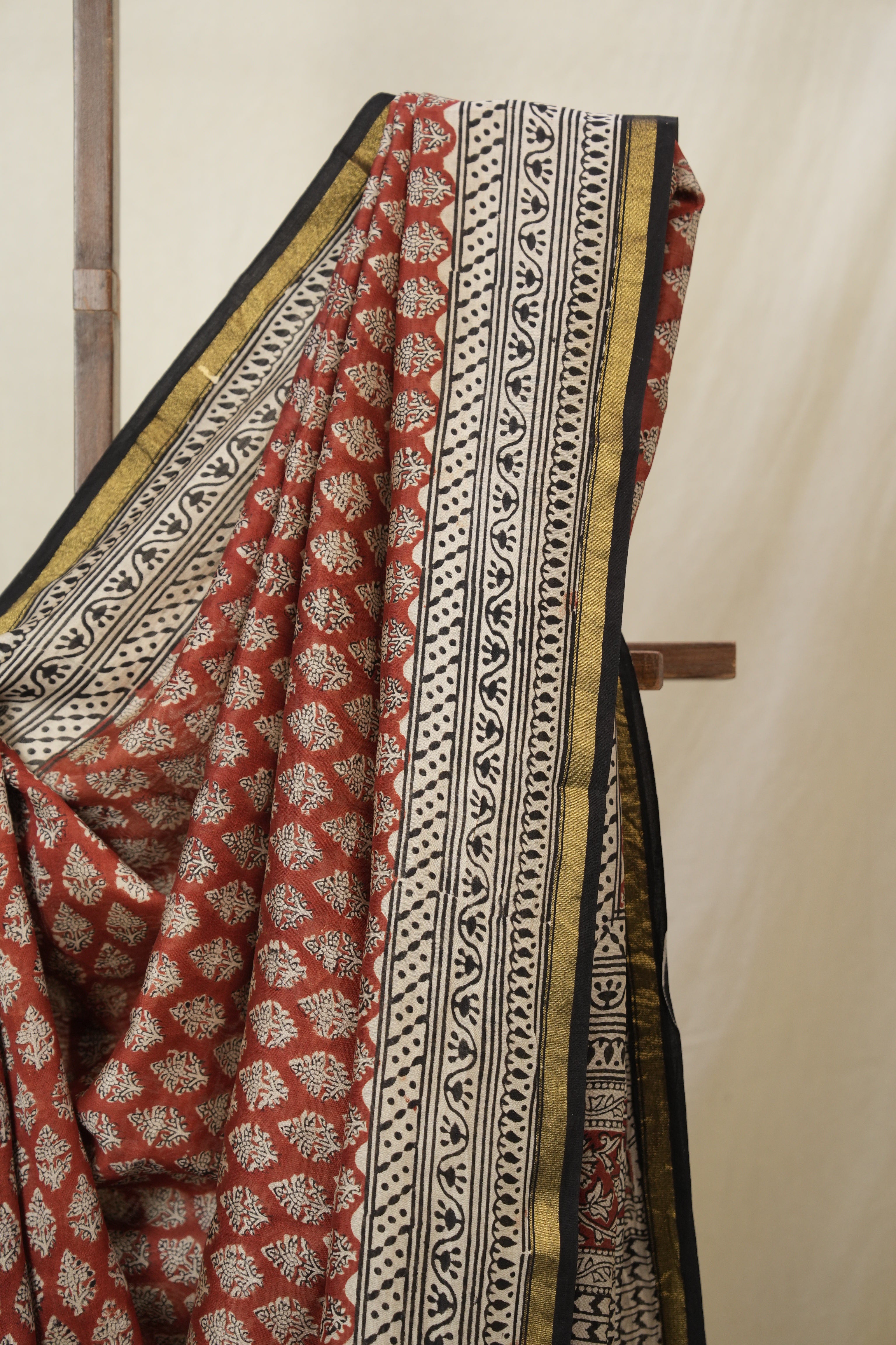 Maroon HBP Cotton Silk Saree With Chanderi Border - SRMCSS1584
