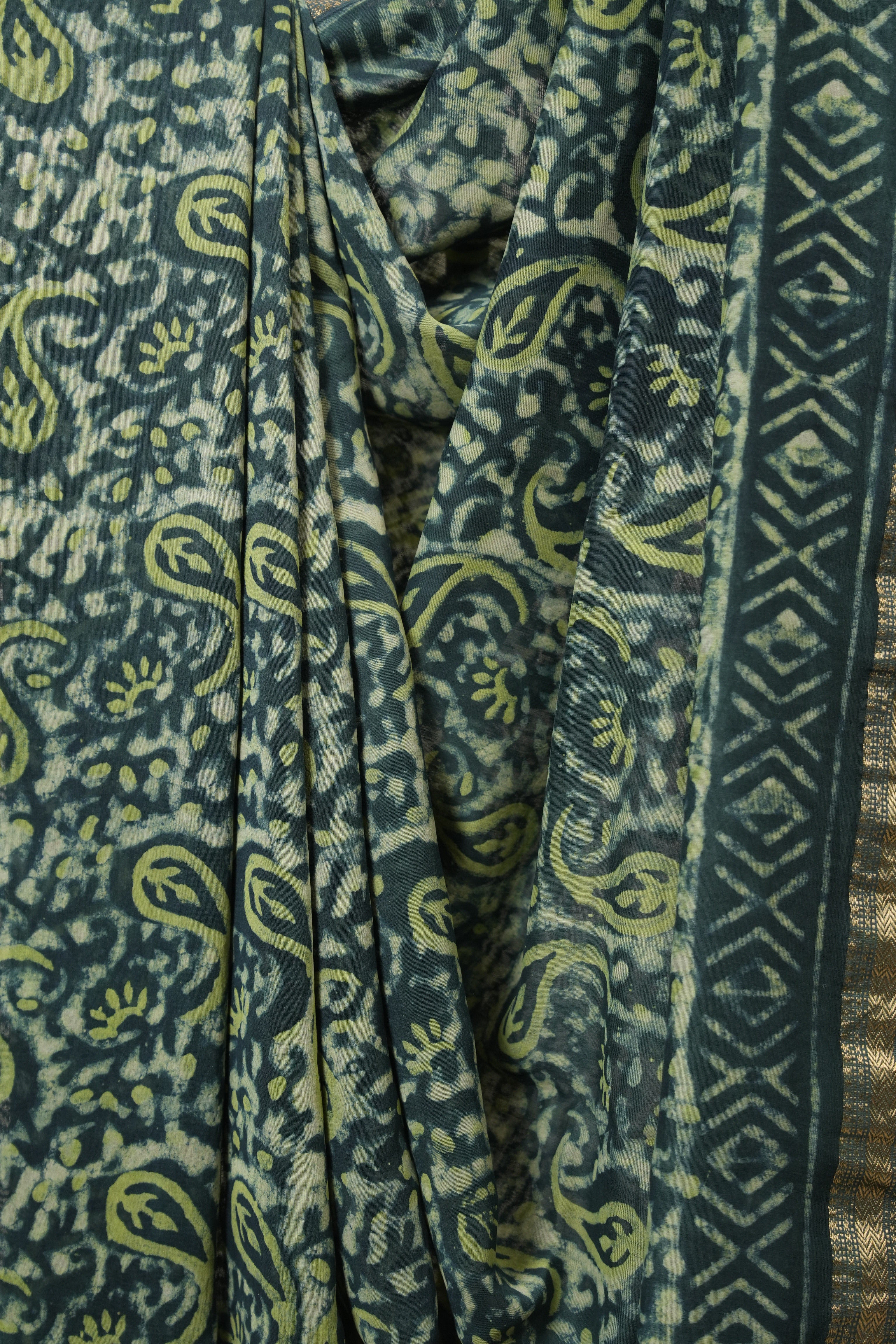 Green HBP Cotton Silk Saree With Maheshwari Border - SRGCSS1667
