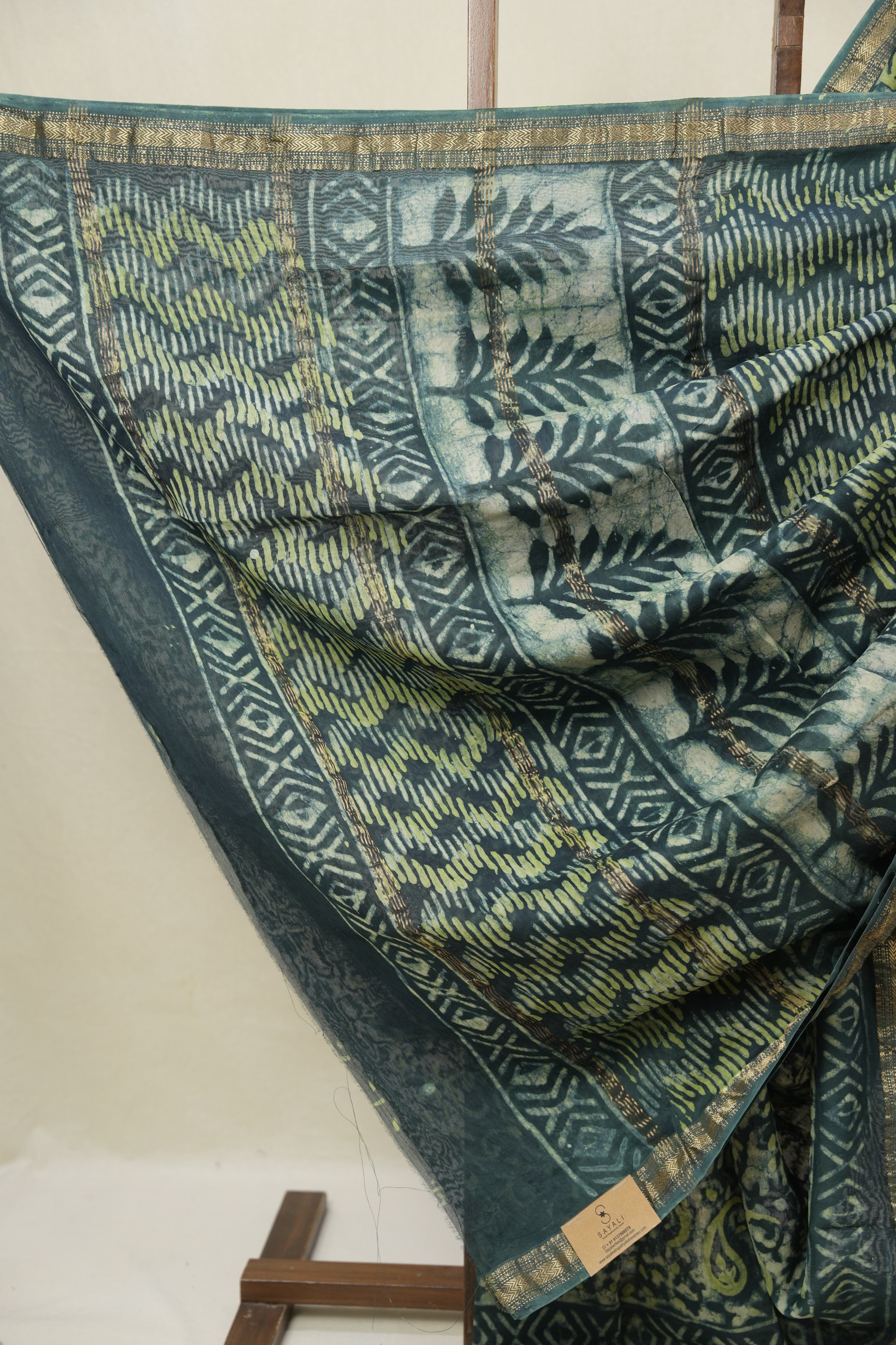 Green HBP Cotton Silk Saree With Maheshwari Border - SRGCSS1667