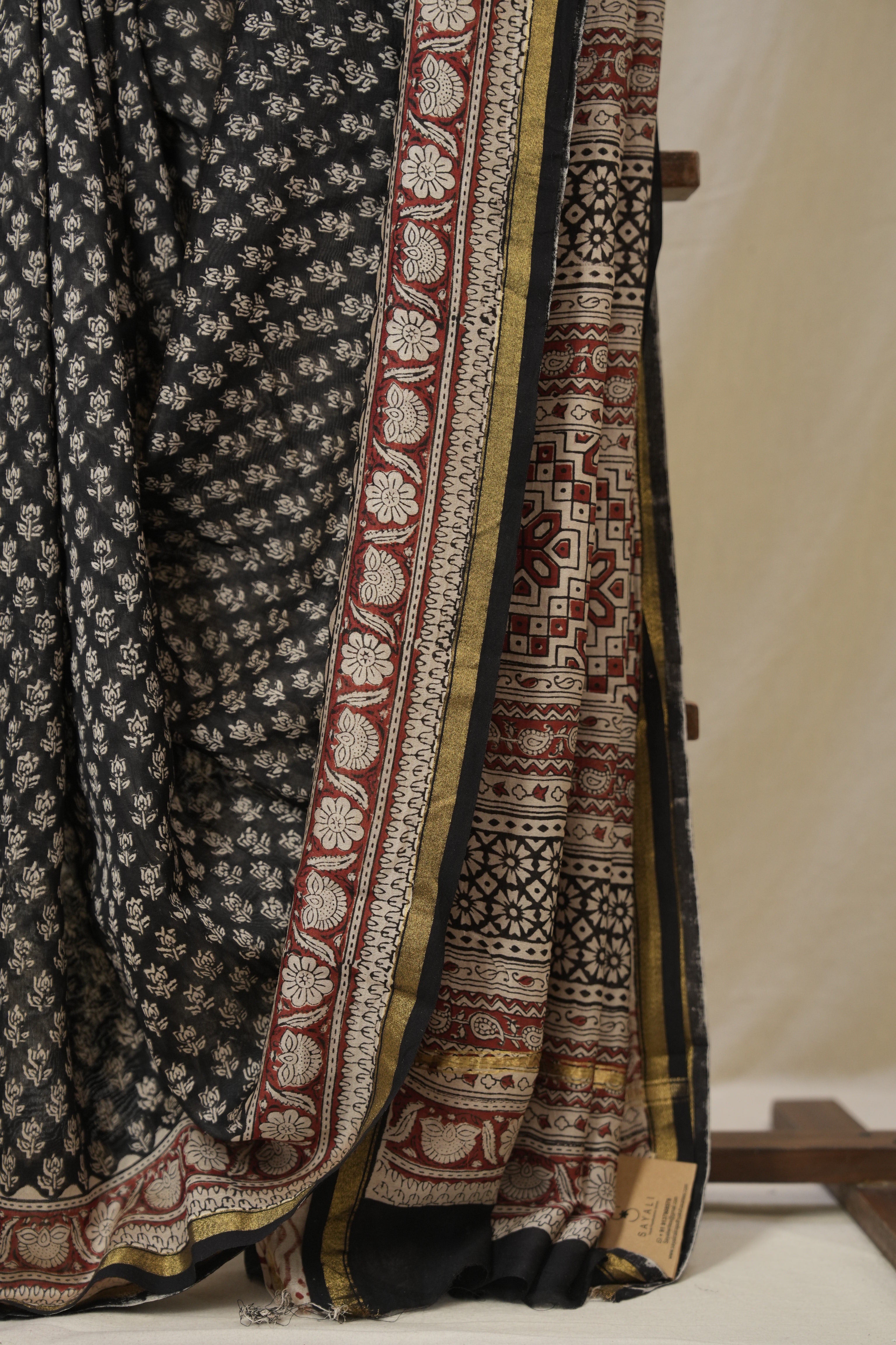 Black HBP Cotton Silk Saree With Chanderi Border - SRBCSS1581