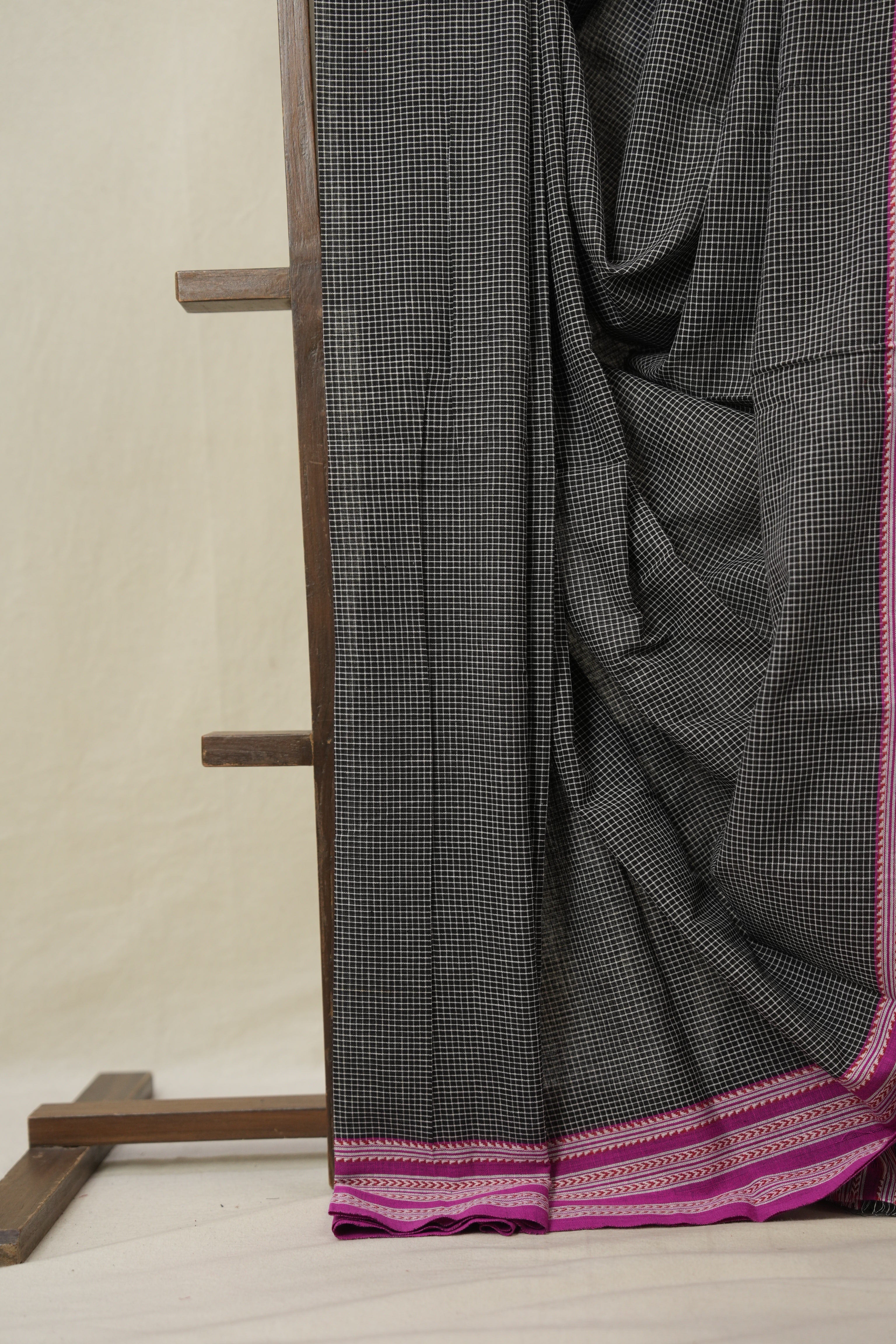 Black Small Checks Patteda Anchu Saree - SRBPAS179
