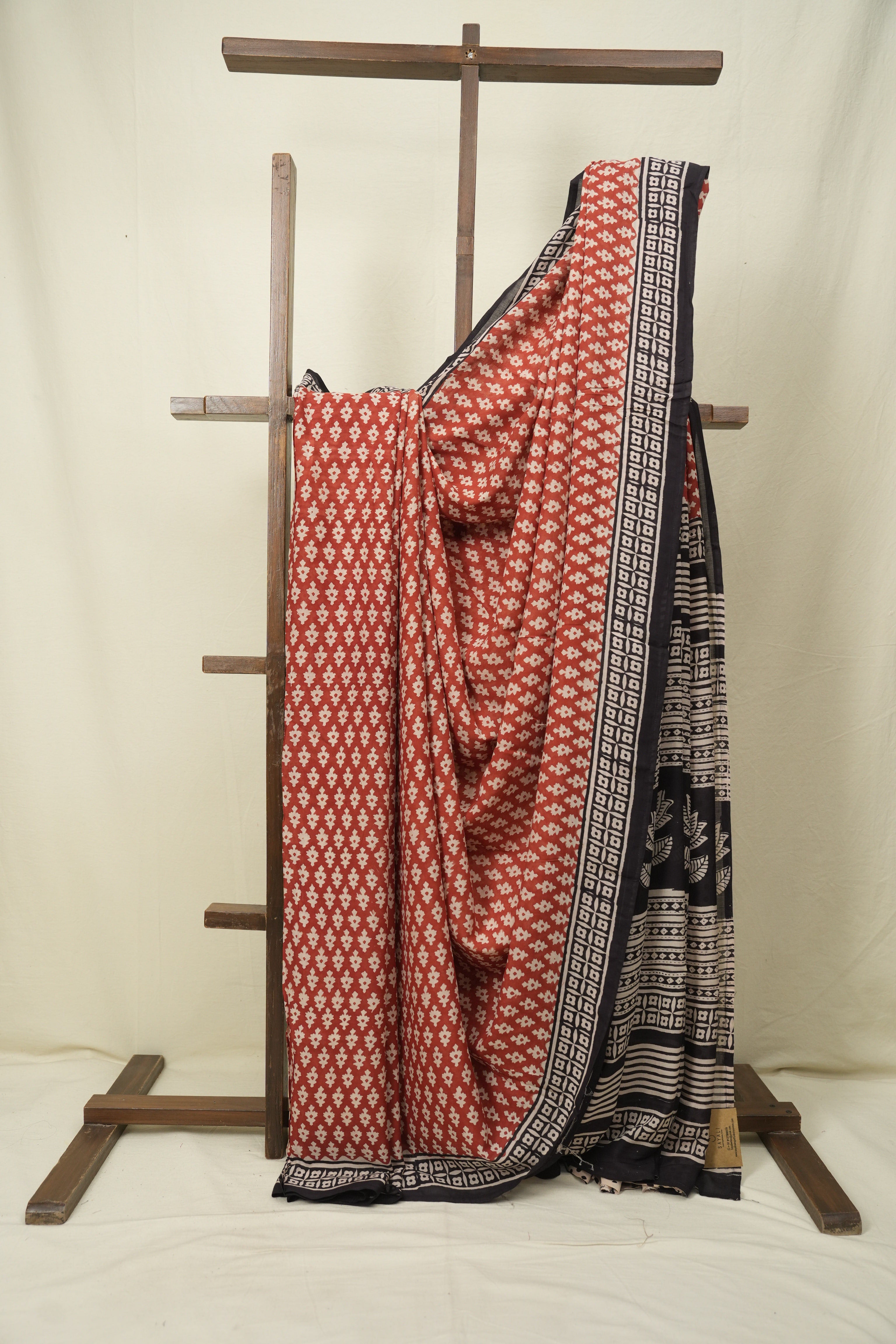 Red HBP Modal Silk Saree - SRRSMS682